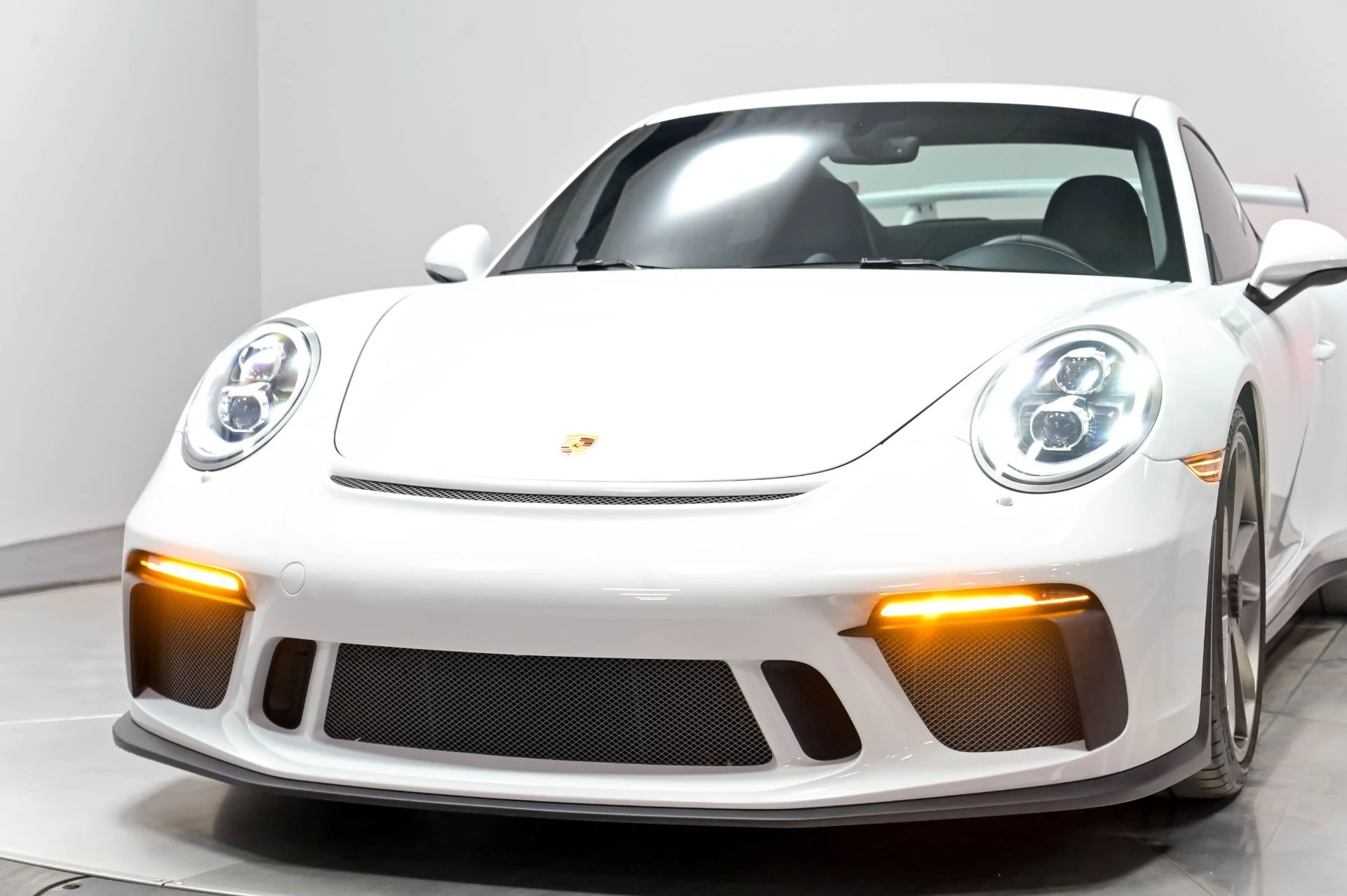 mph077_3660481346_Used_2018_Porsche_911_GT_3_1778195447_6eafa1fd5d