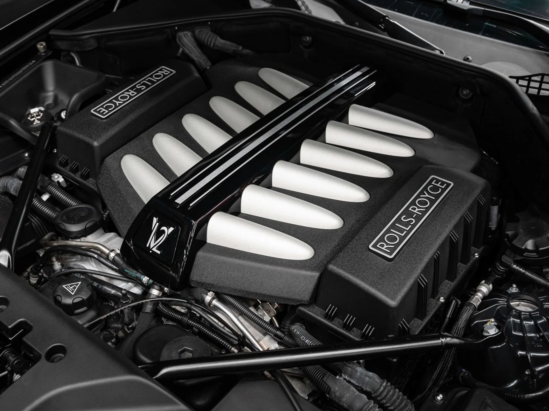 mph077_3728396329_rolls_royce_ghost_2012_d2e8d86003