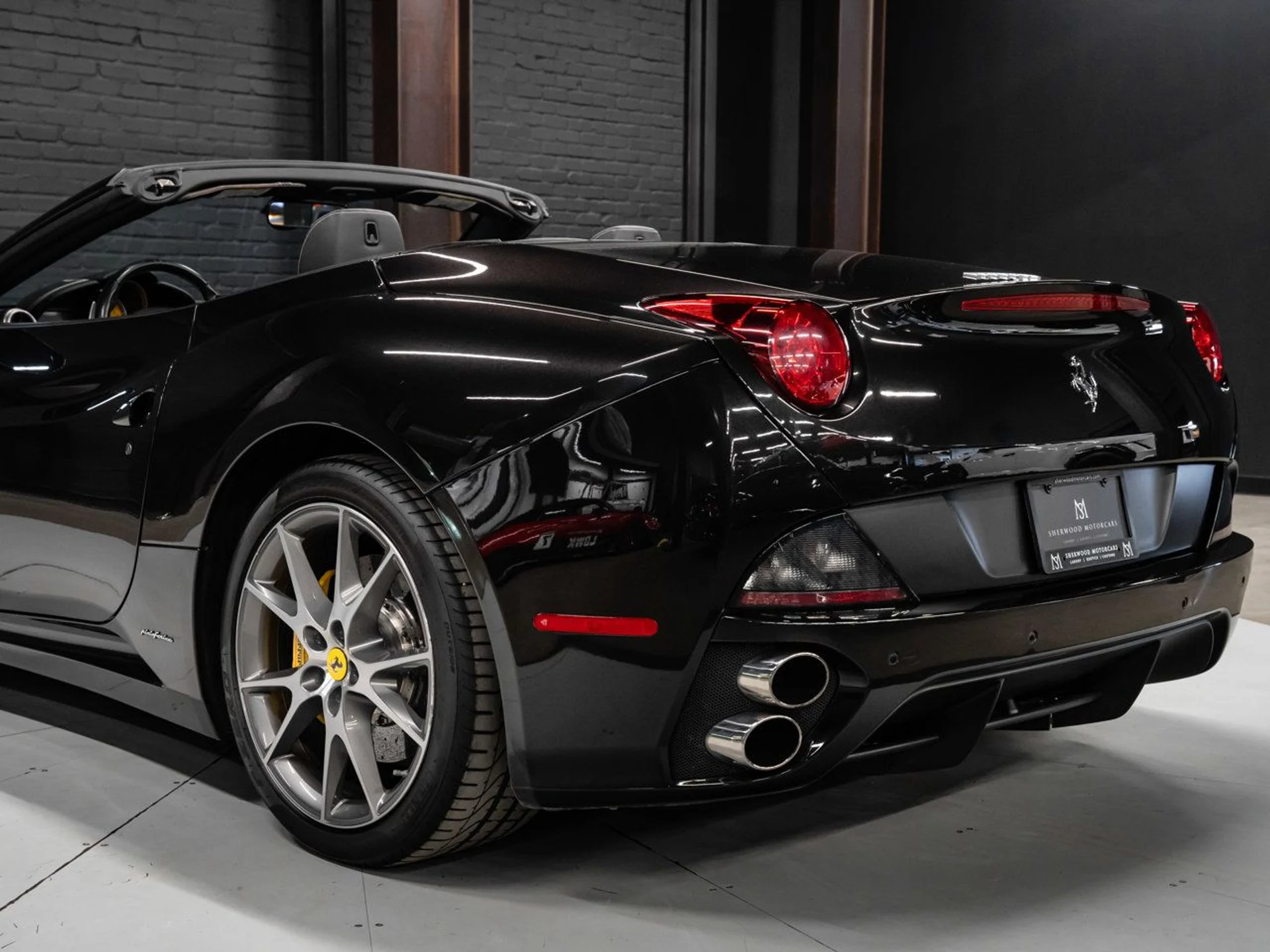 mph077_375928370_ferrari_california_2011_d56543c25b