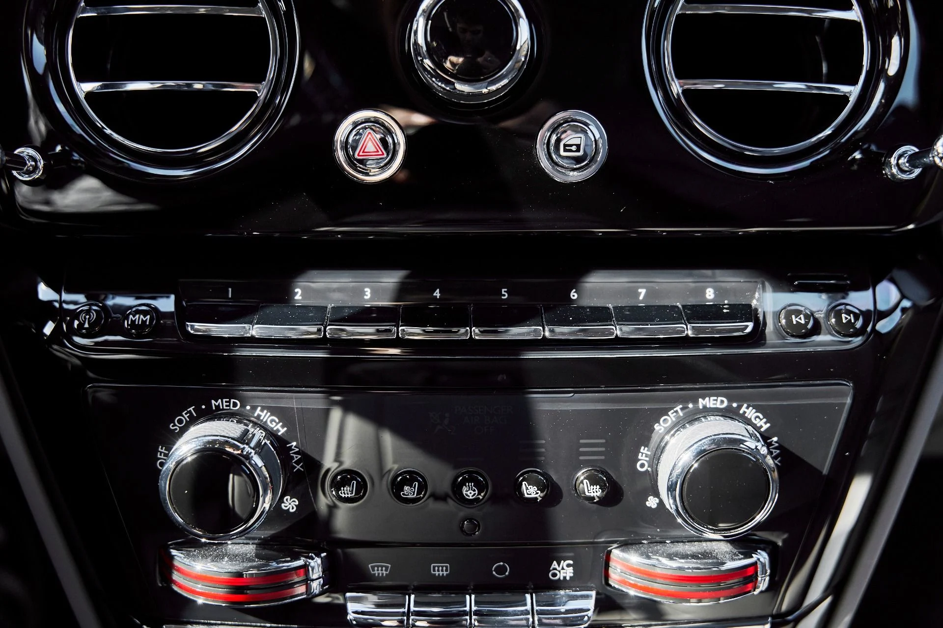 mph077_3803778402_Used_2025_Rolls_Royce_Phantom_Base_1769481028_0edf652b08