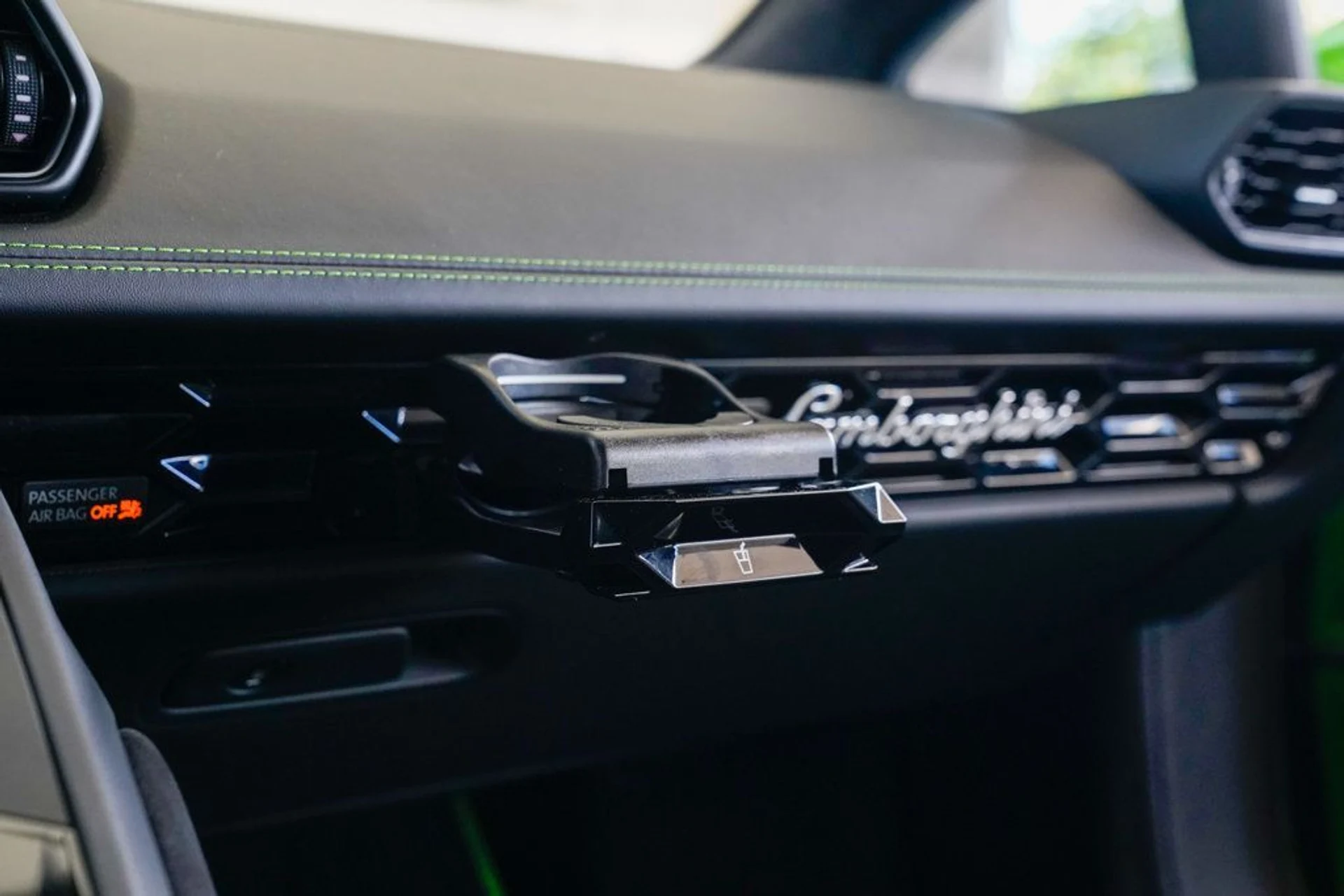mph077_3870669560_used_2020_lamborghini_huracan_evo_coupeawd_14354_22890839_78_1024_d3d8825af4