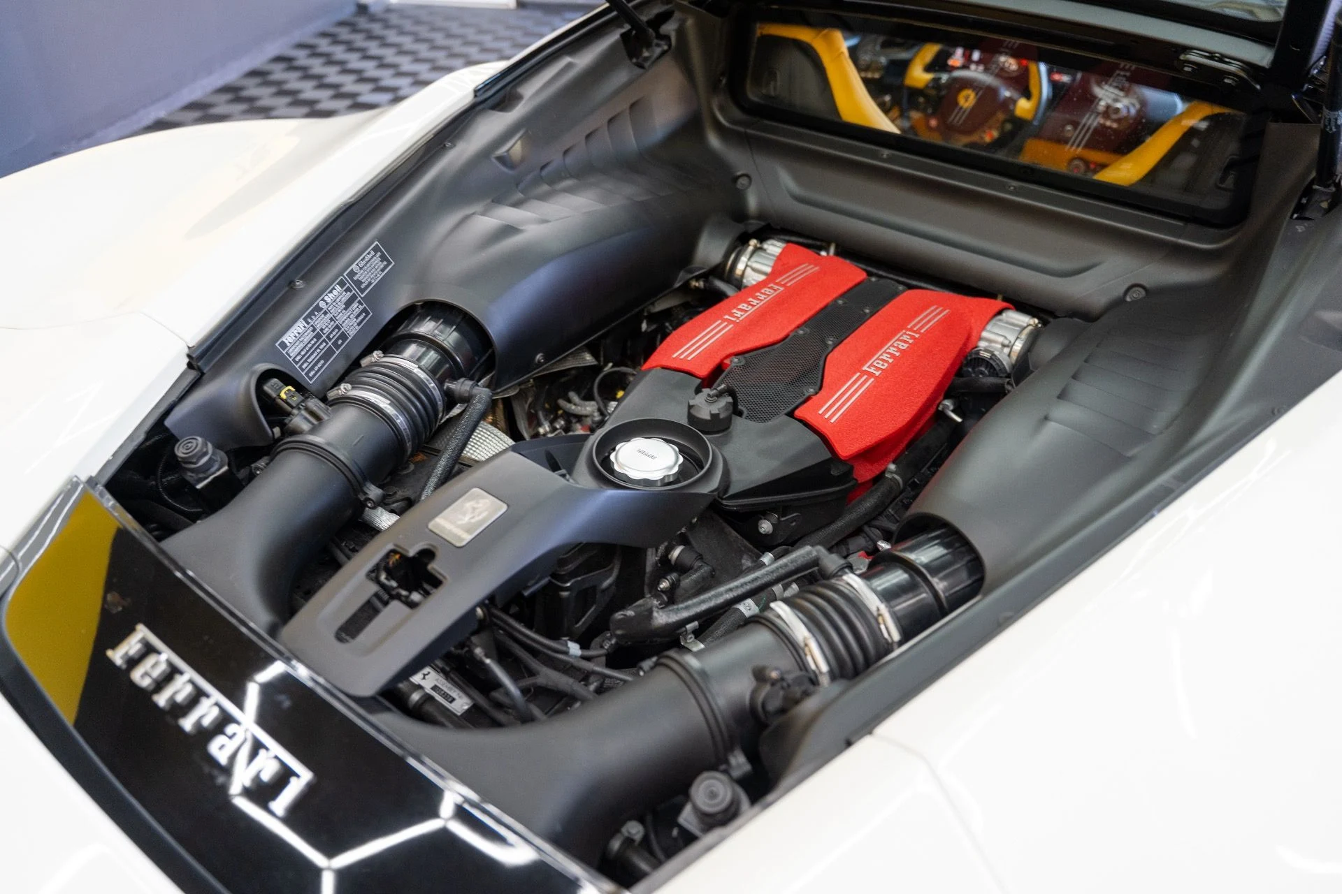 mph077_3989568949_Used_2016_Ferrari_488_GTB_1792442260_25e4fc6a00