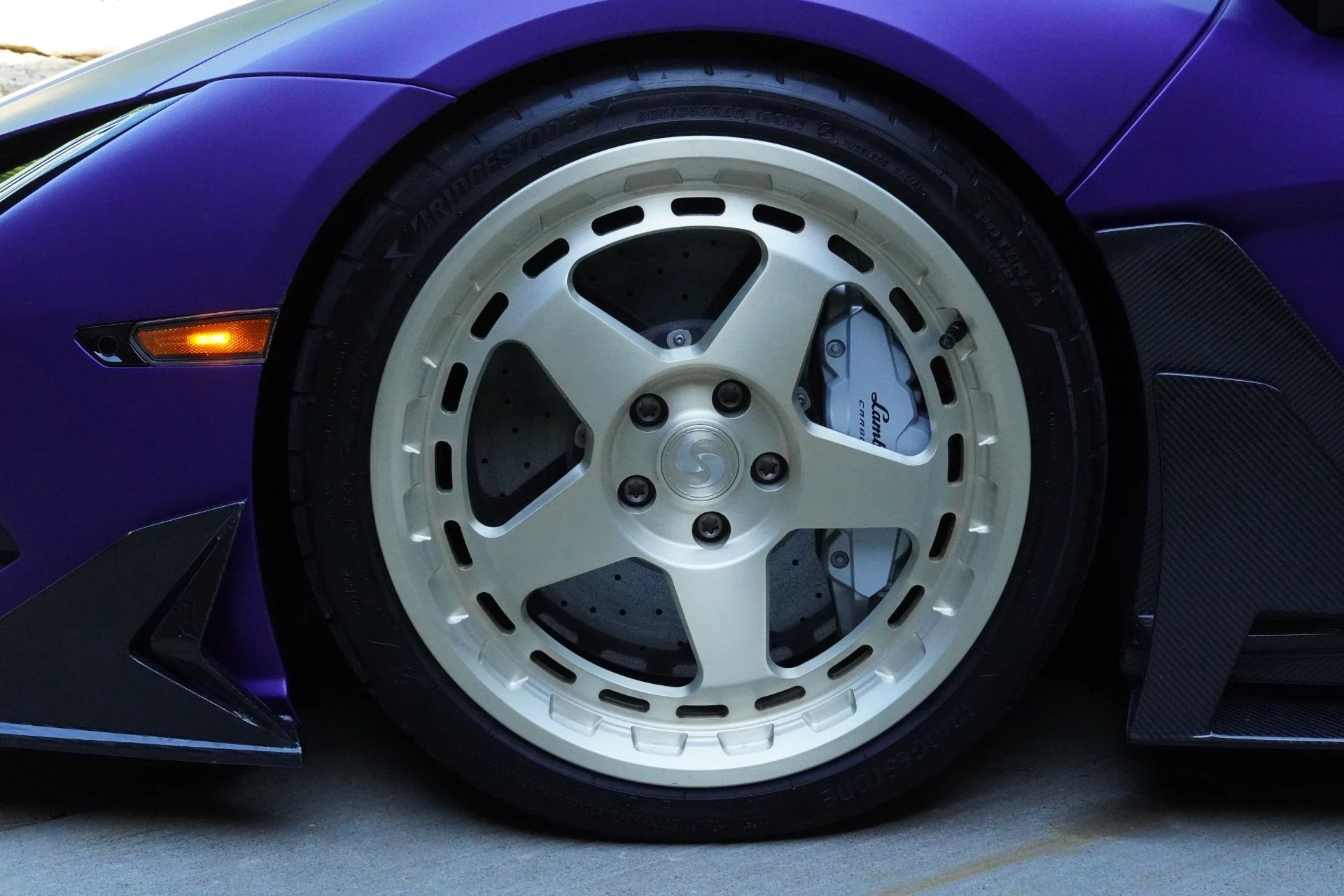 mph077_4008540873_Used_2024_Lamborghini_Revuelto_1781191894_4f48007112