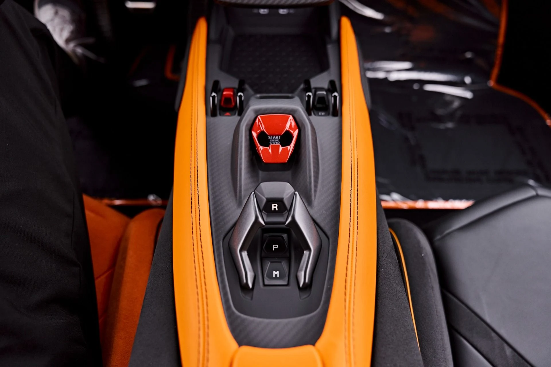 mph077_404941309_Used_2025_Lamborghini_Revuelto_Base_1786151879_7b5d5bf69f