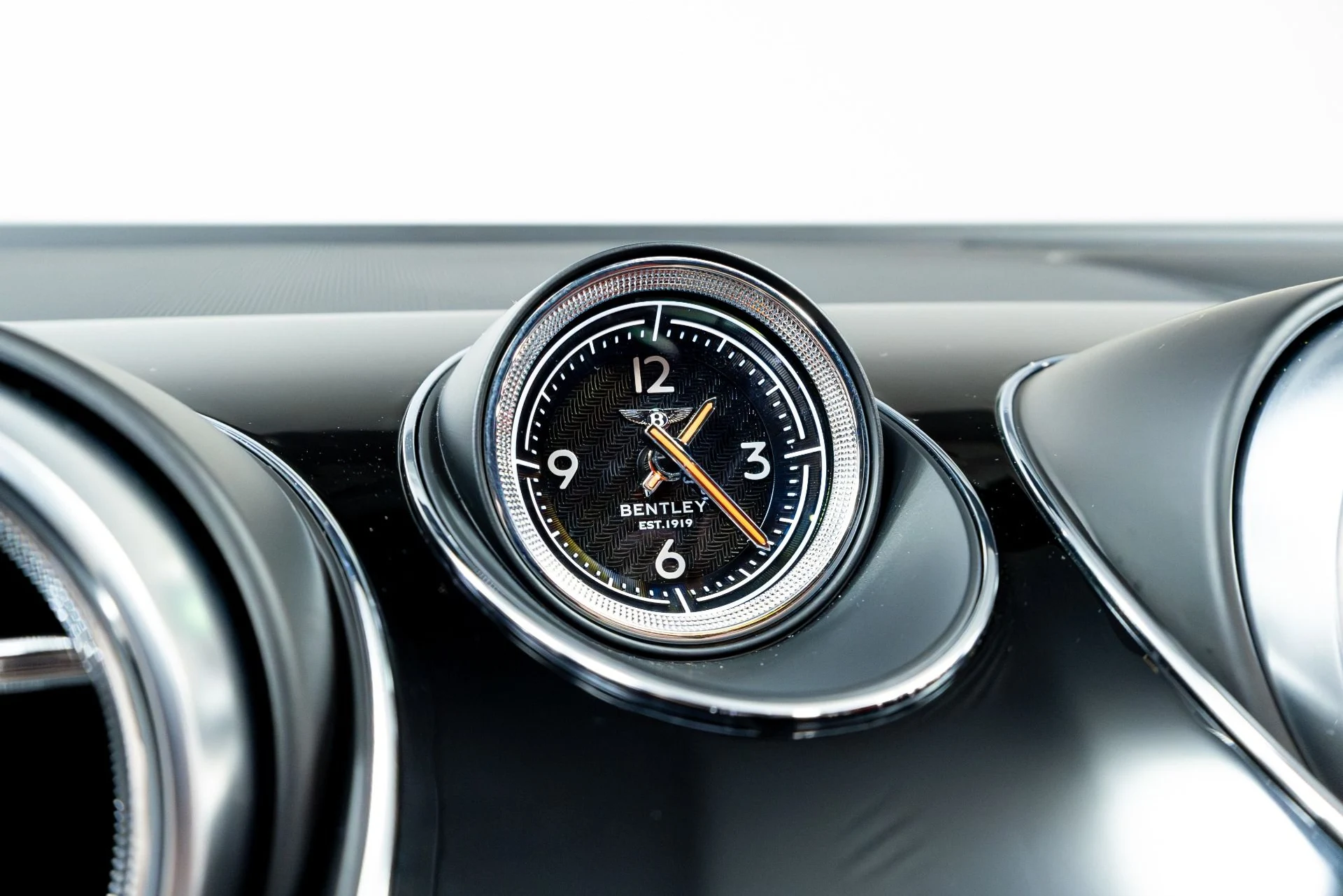 mph077_4068340362_Used_2020_Bentley_Bentayga_V8_1774292202_a262c0b5f9