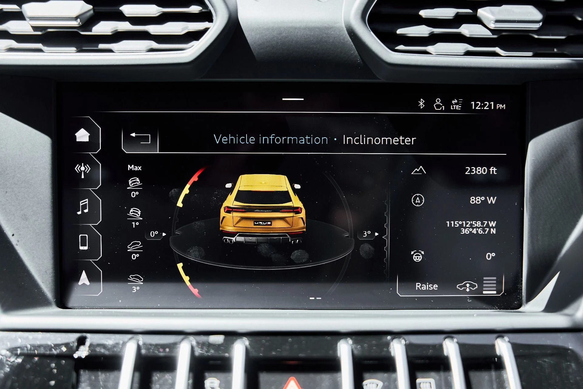 mph077_4083356690_Used_2019_Lamborghini_Urus_Base_1776301938_6e7c9743b9