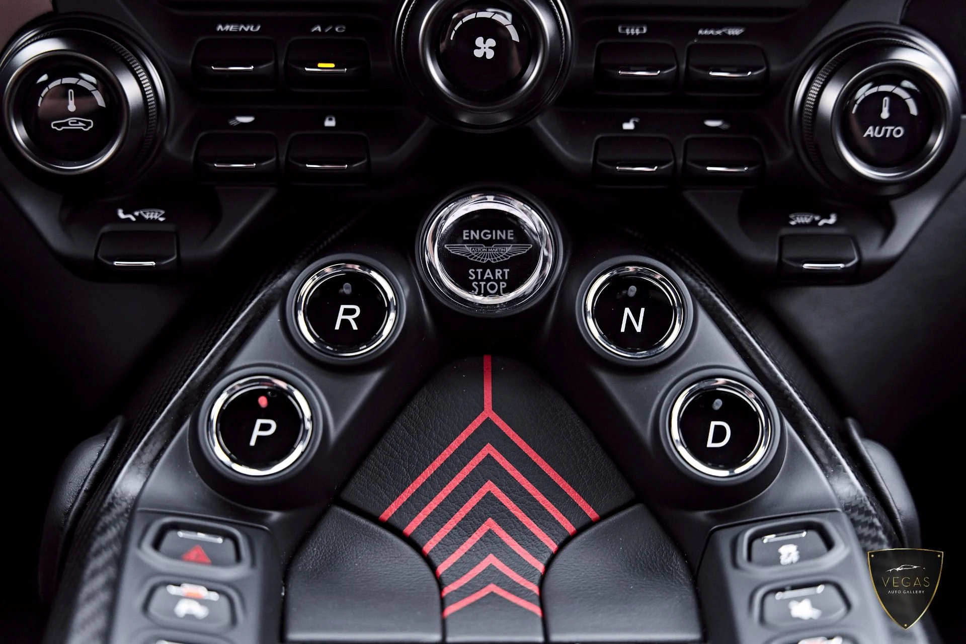 mph077_4255449404_Used_2021_Aston_Martin_Vantage_Base_1785210169_971dba2786