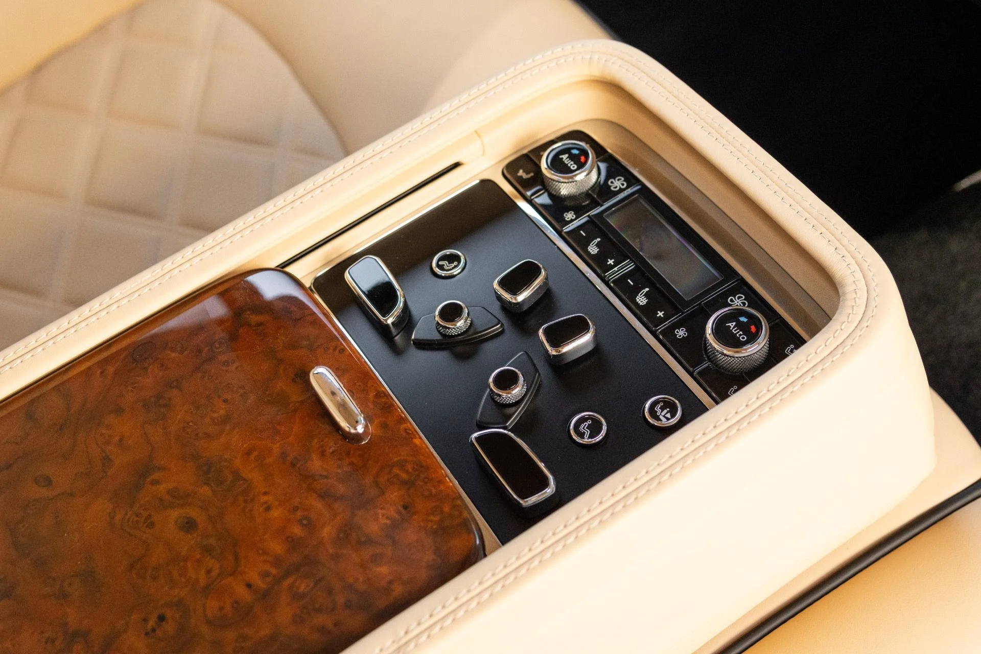 mph077_548515178_Used_2014_Bentley_Mulsanne_1774576298_1505667b78