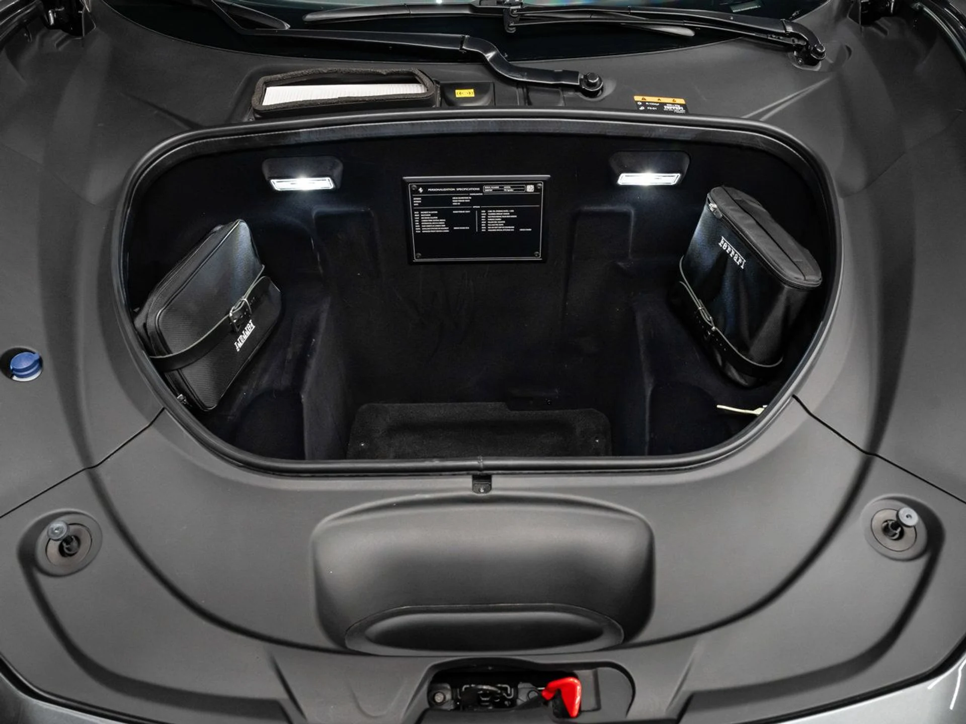 mph077_568456313_ferrari_f8_spider_2021_42021185c1