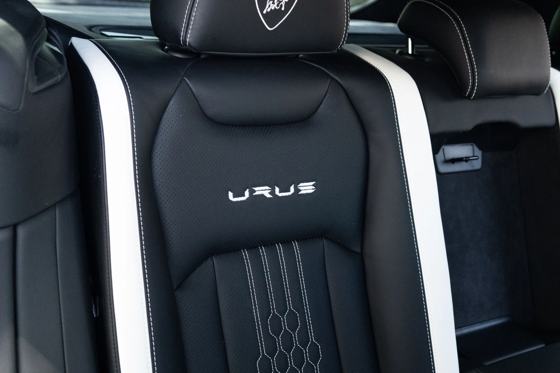 mph077_603650199_Used_2023_Lamborghini_Urus_S_1780940773_0be4a5dccd