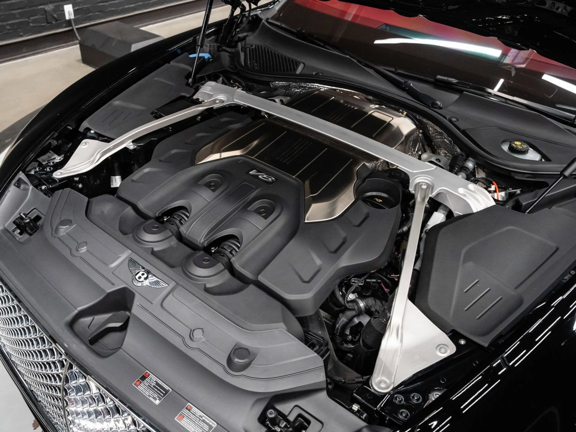 mph077_606252212_bentley_continental_2020_6214cc7f8e