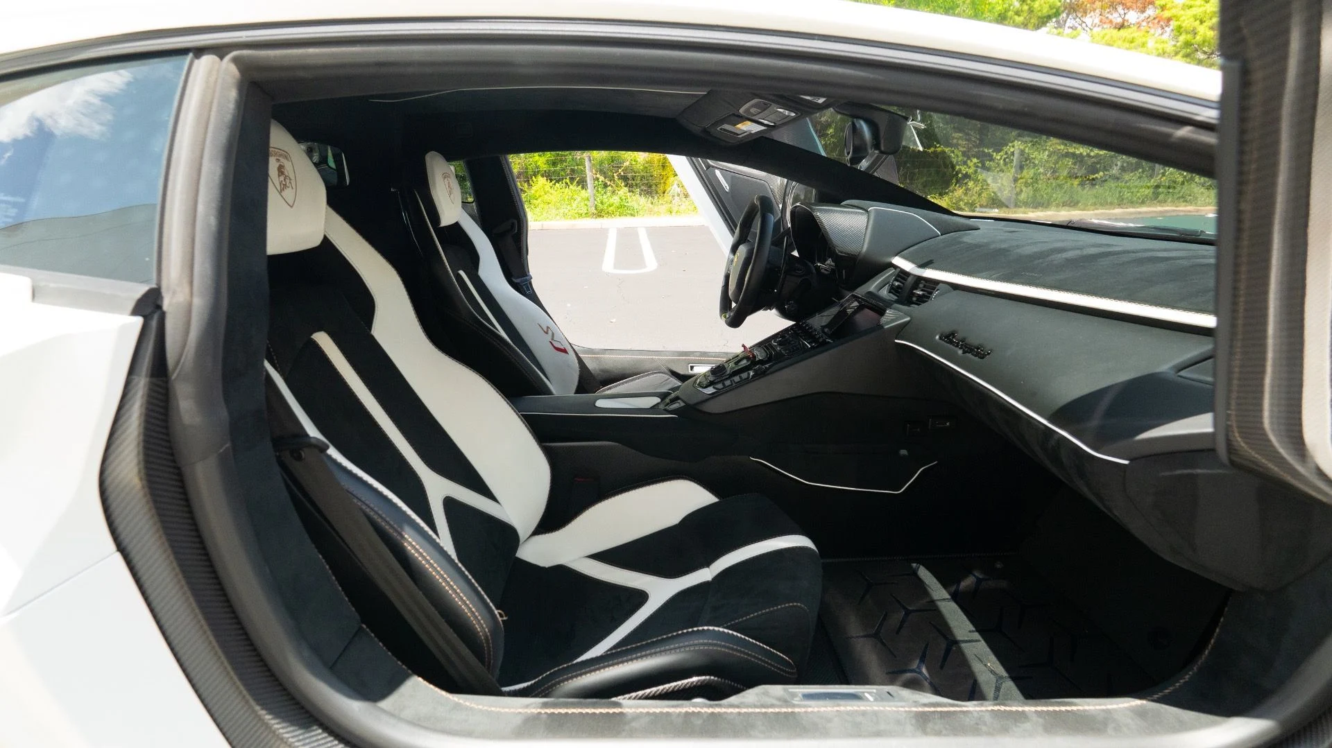 mph077_668235300_Used_2019_Lamborghini_Aventador_LP_770_4_SVJ_1754340799_d2af62e8a6