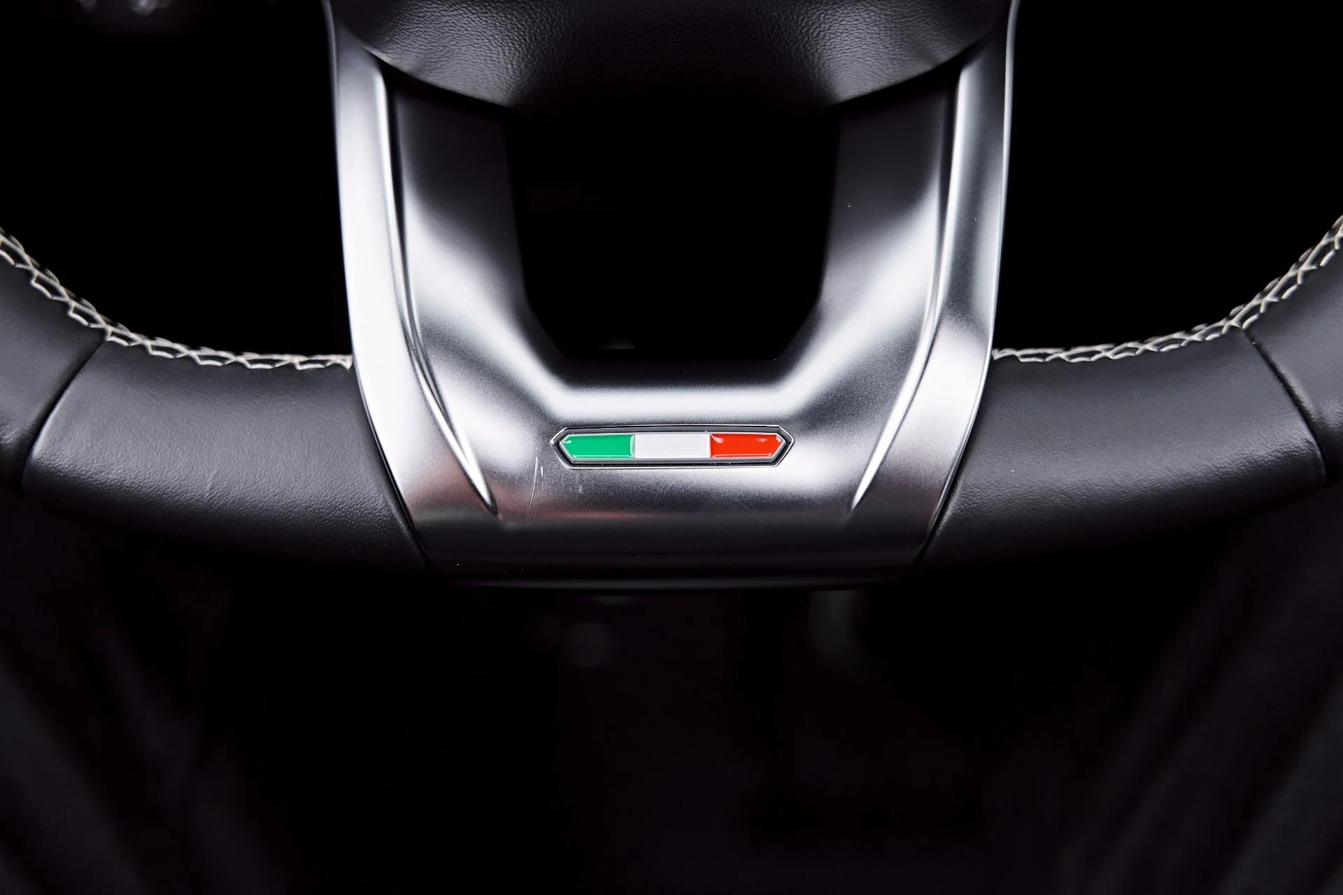 mph077_769391834_Used_2021_Lamborghini_Urus_1787967176_64f4fd32e9