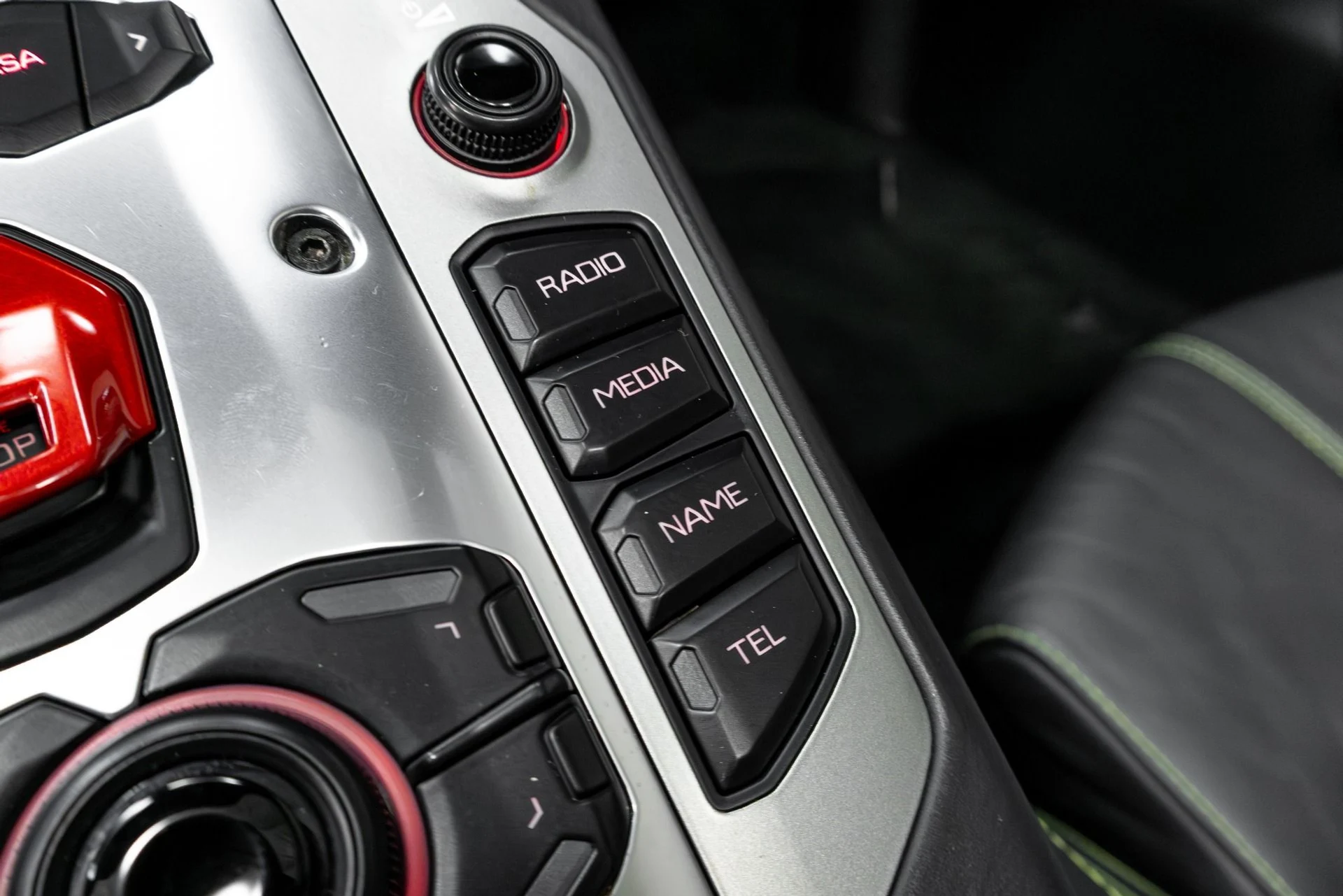 mph077_895658078_Used_2015_Lamborghini_Aventador_1764723845_063b6eba18