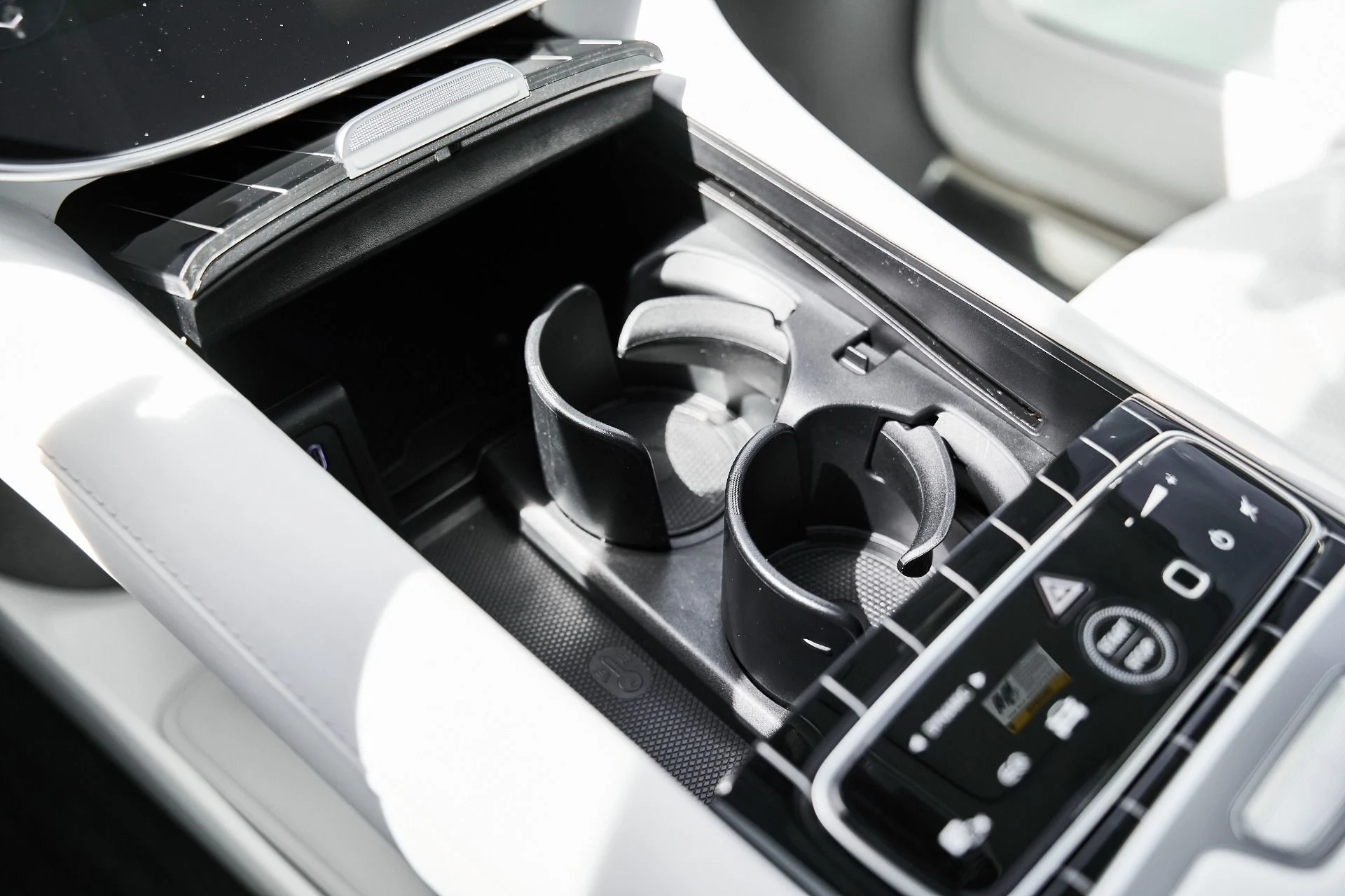 mph077_941124274_Used_2024_Mercedes_Benz_EQS_Maybach_EQS_680_1774575288_5cb309b40d