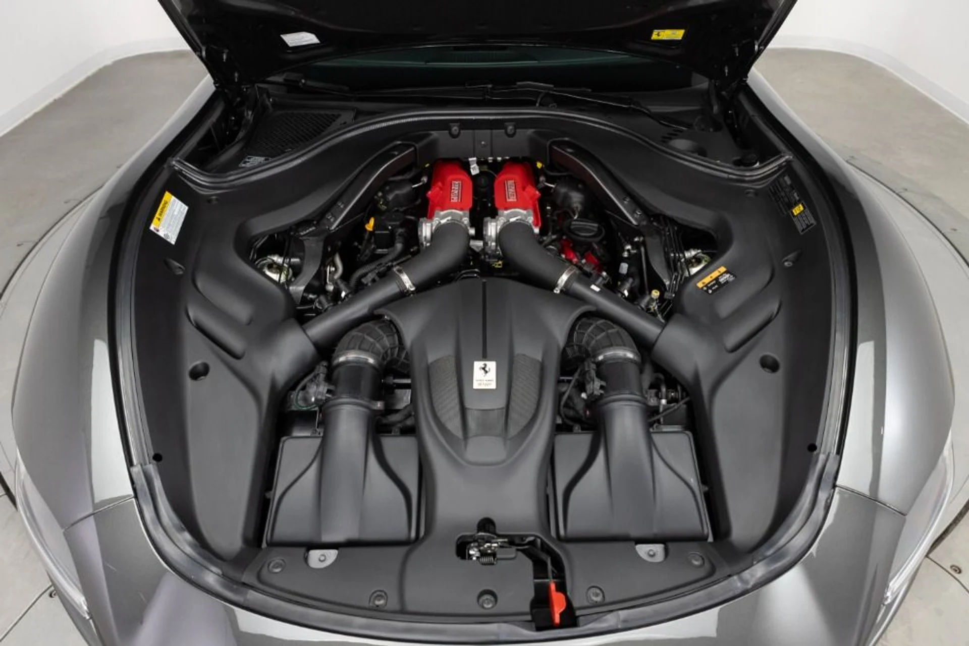 mph078_1063461459_Used_2024_Ferrari_Roma_61c884f418