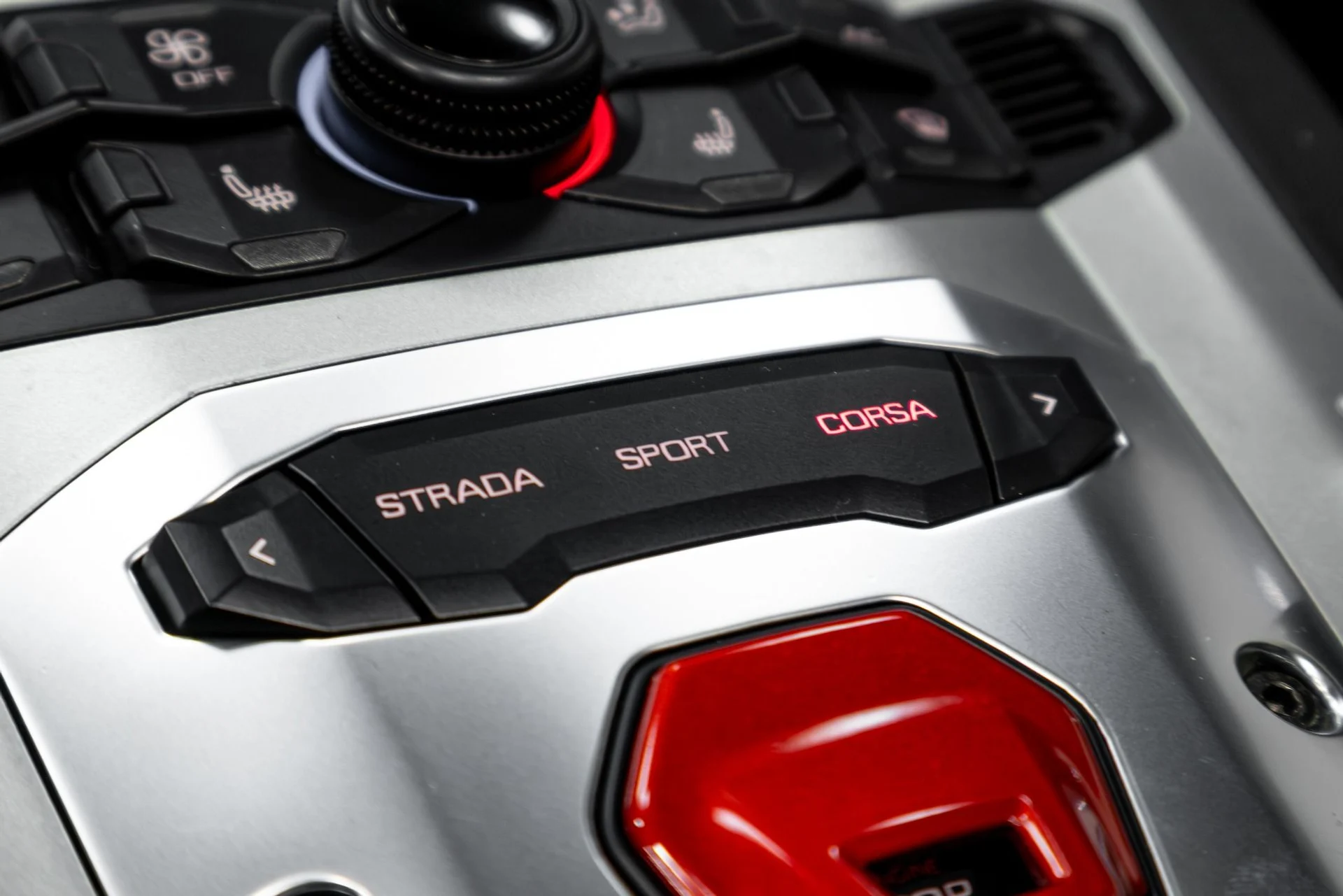 mph078_1124305178_Used_2015_Lamborghini_Aventador_1764723845_70a207bbf7