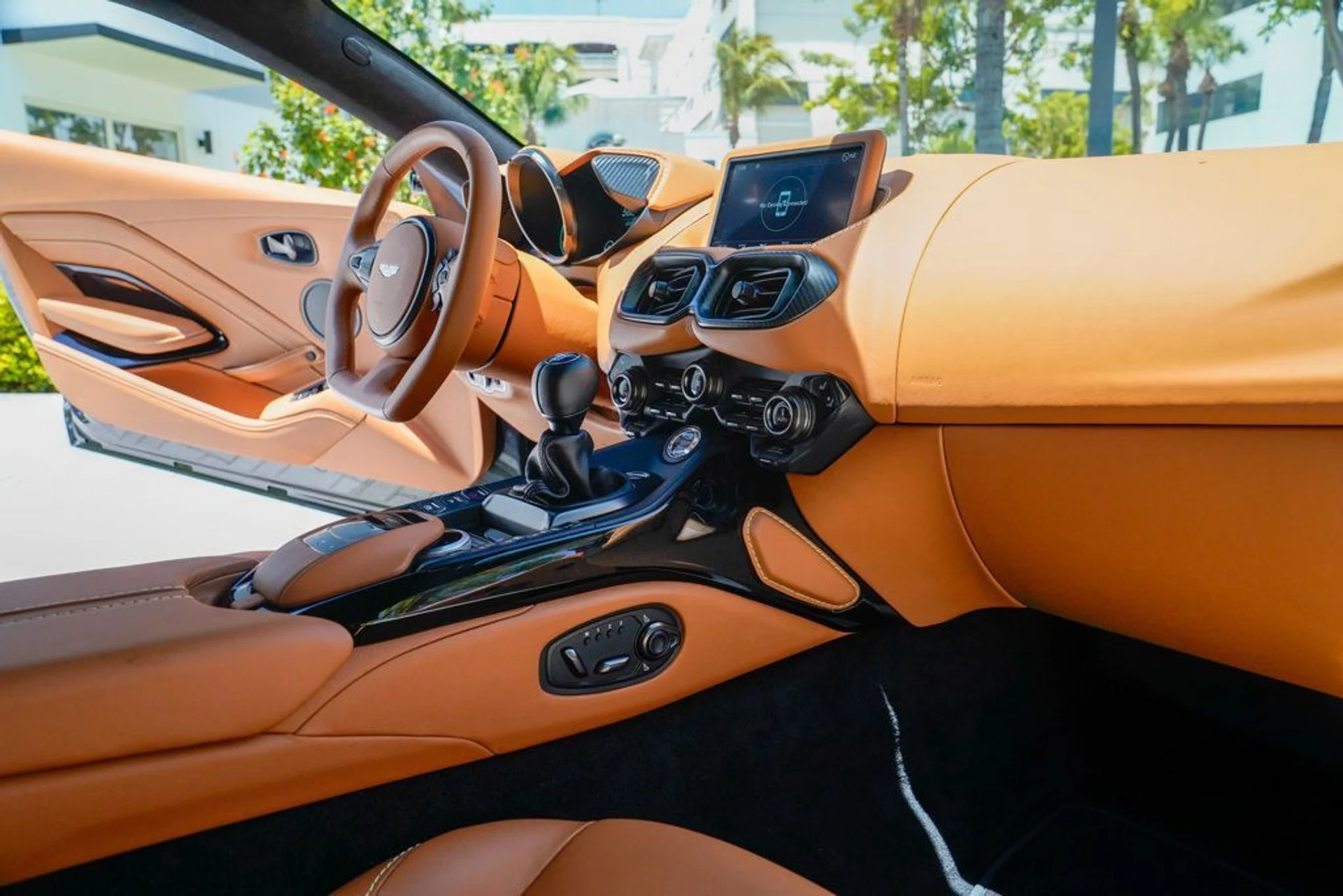 mph078_115730417_used_2021_aston_martin_vantage_coupemanual_14354_22900621_79_1024_f1e95feff4