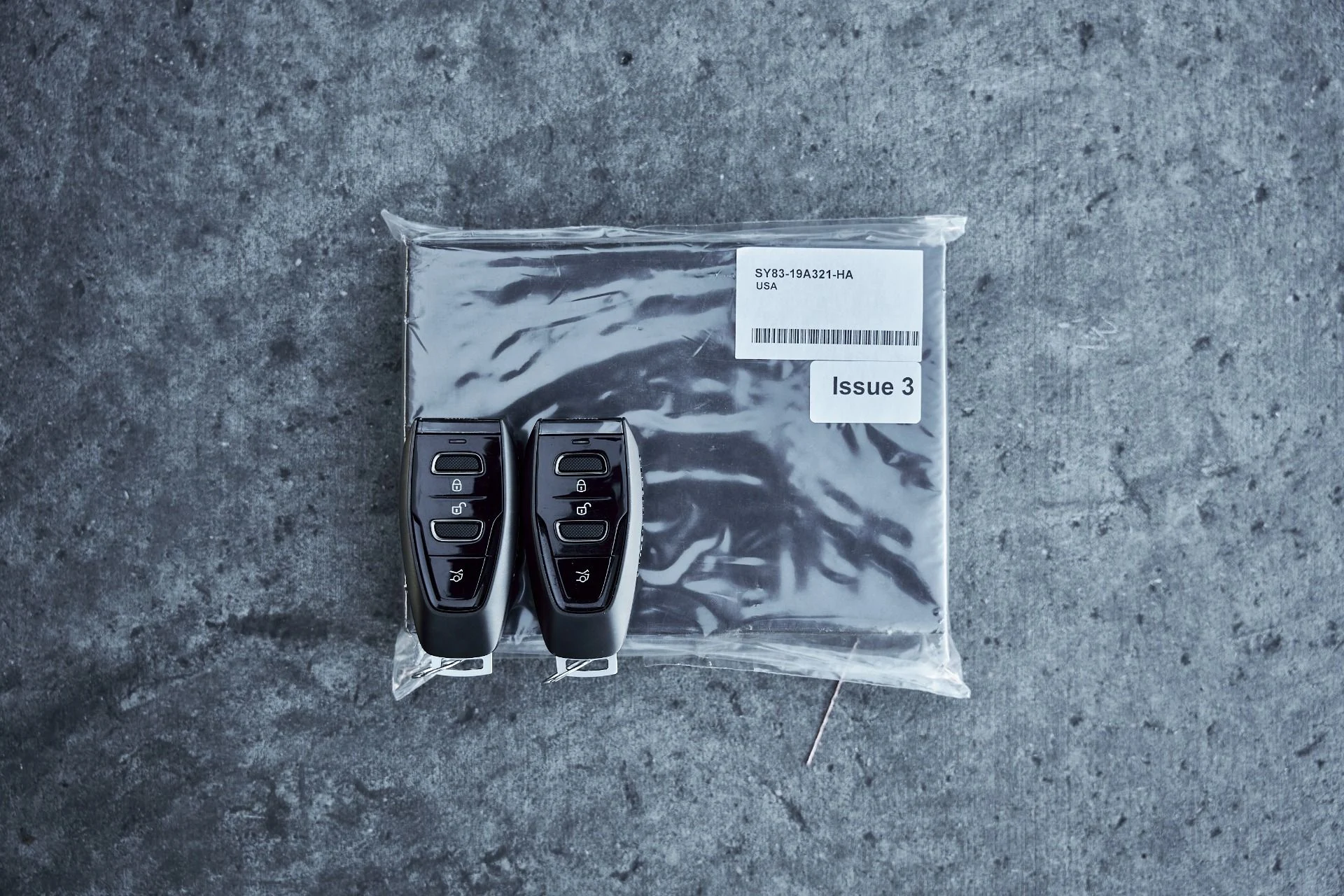 mph078_124926077_Used_2025_Aston_Martin_DBX_707_1767063295_36f41cc788