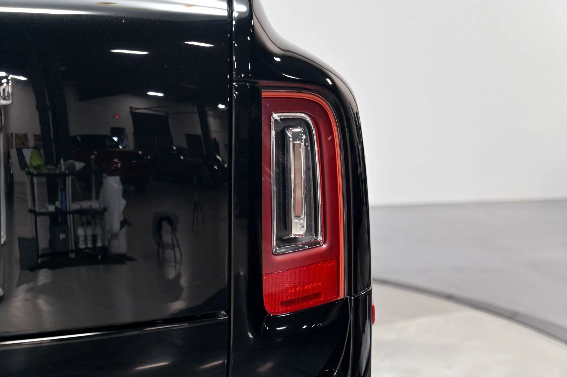 mph078_1403073691_Used_2023_Rolls_Royce_Cullinan_1782858779_6b2aa44658