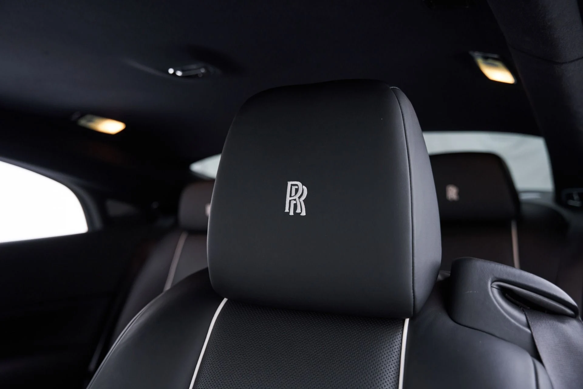 mph078_1453266243_Used_2015_Rolls_Royce_Wraith_Base_1792603139_efb622466a