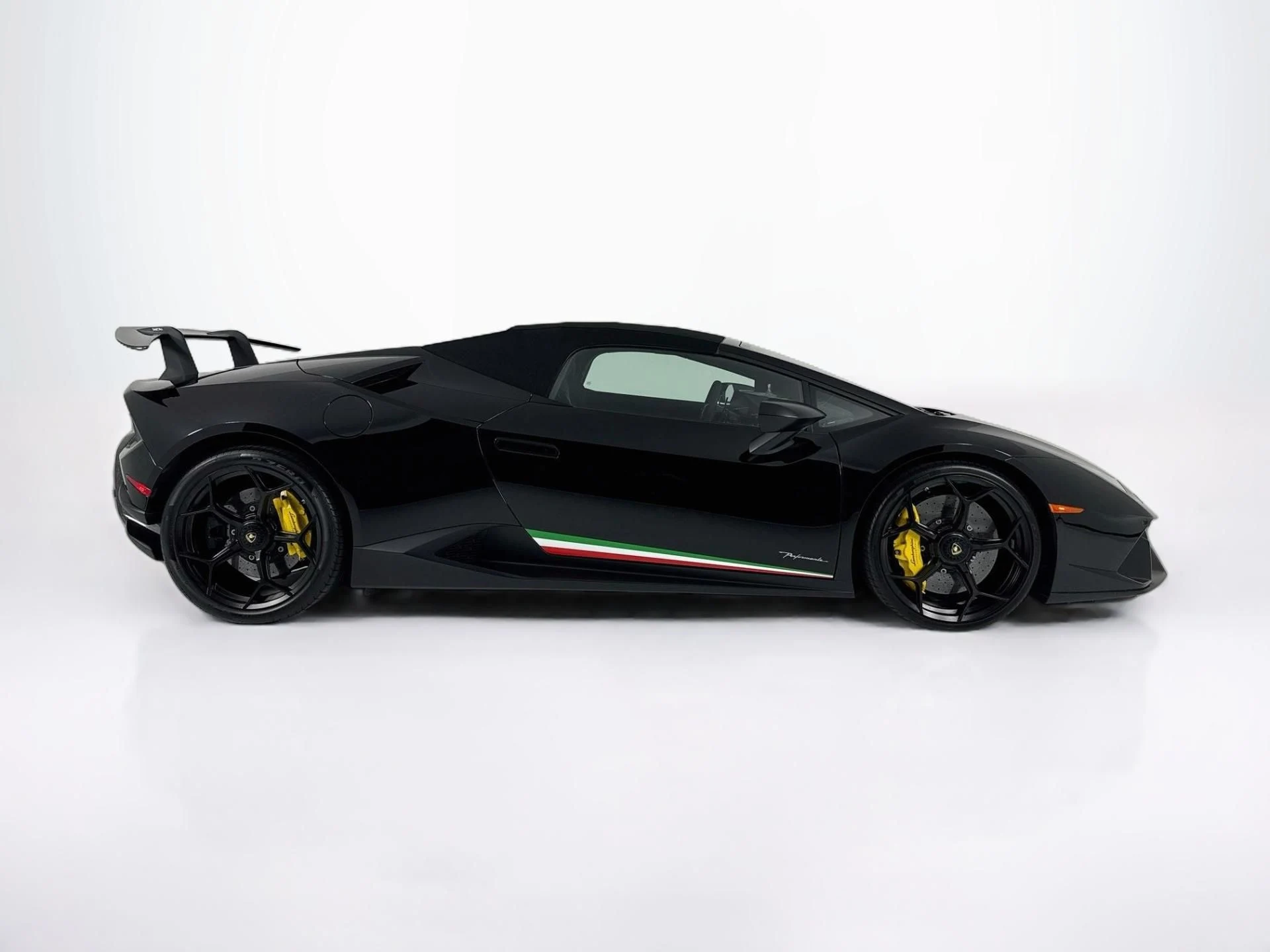 mph078_148322190_Used_2019_Lamborghini_Huracan_Performante_Spyder_1793134393_e7278fee6f