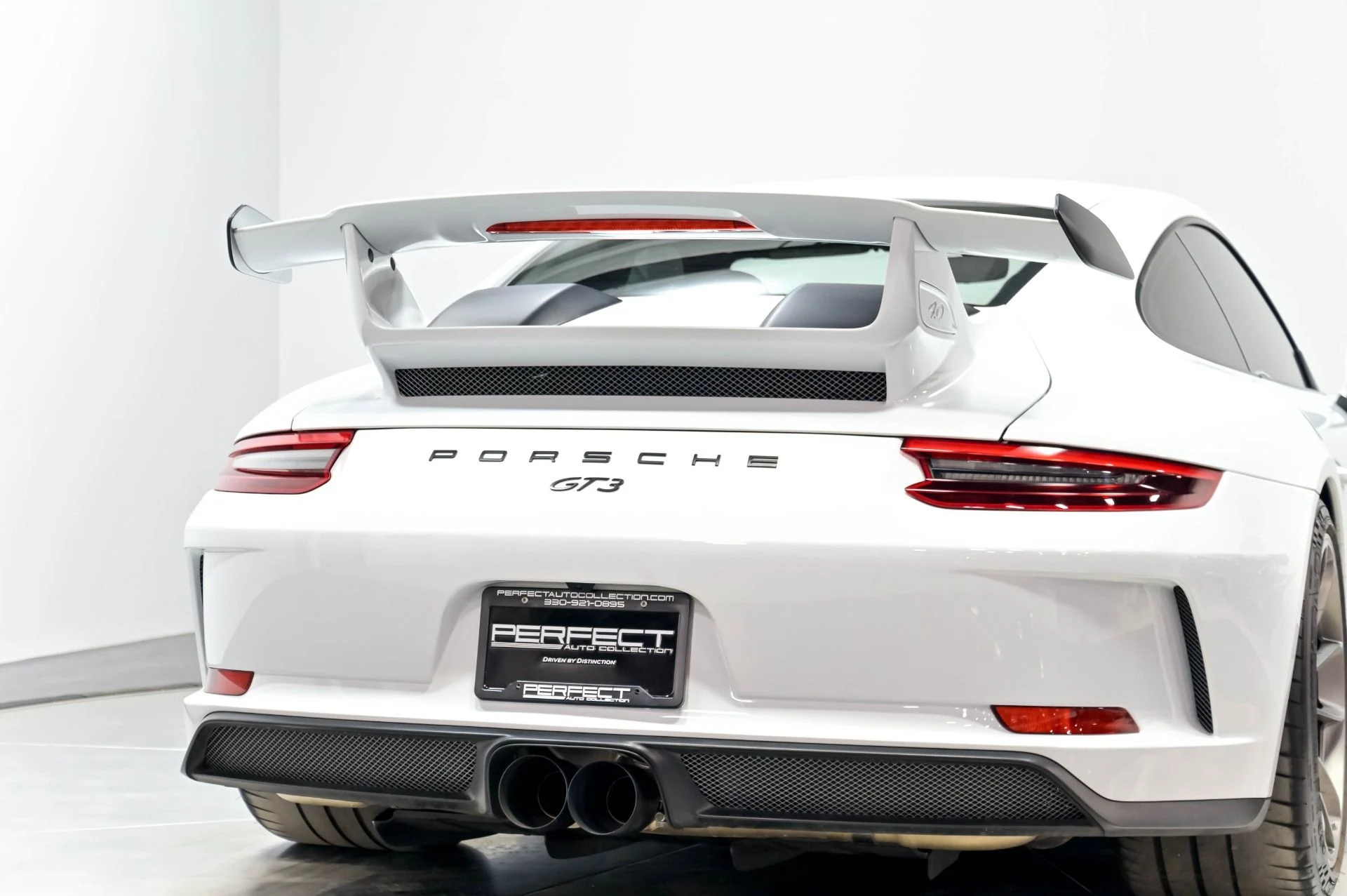 mph078_1527012905_Used_2018_Porsche_911_GT_3_1778195447_51e88a3398