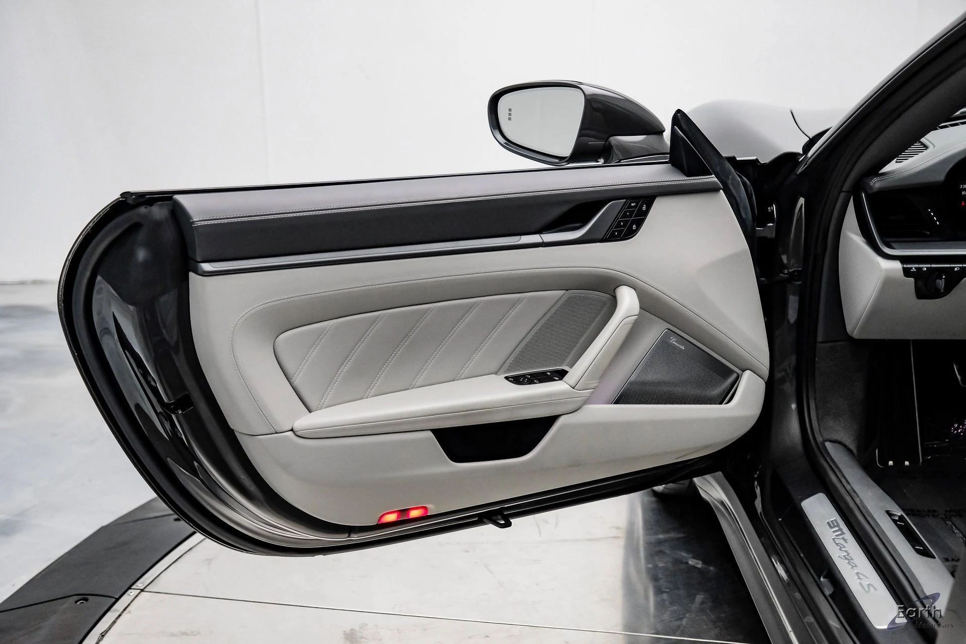 mph078_1595538388_94bc7b53a3836b168461591861a9a6cdx_5857657134