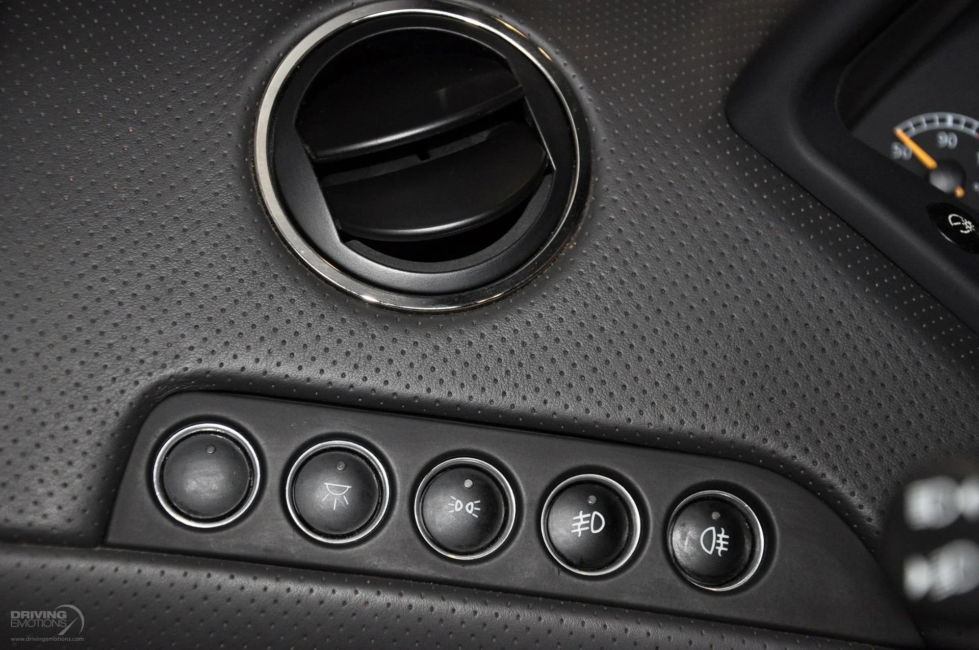 mph078_1601755311_325_p79_l_28b371a4c9