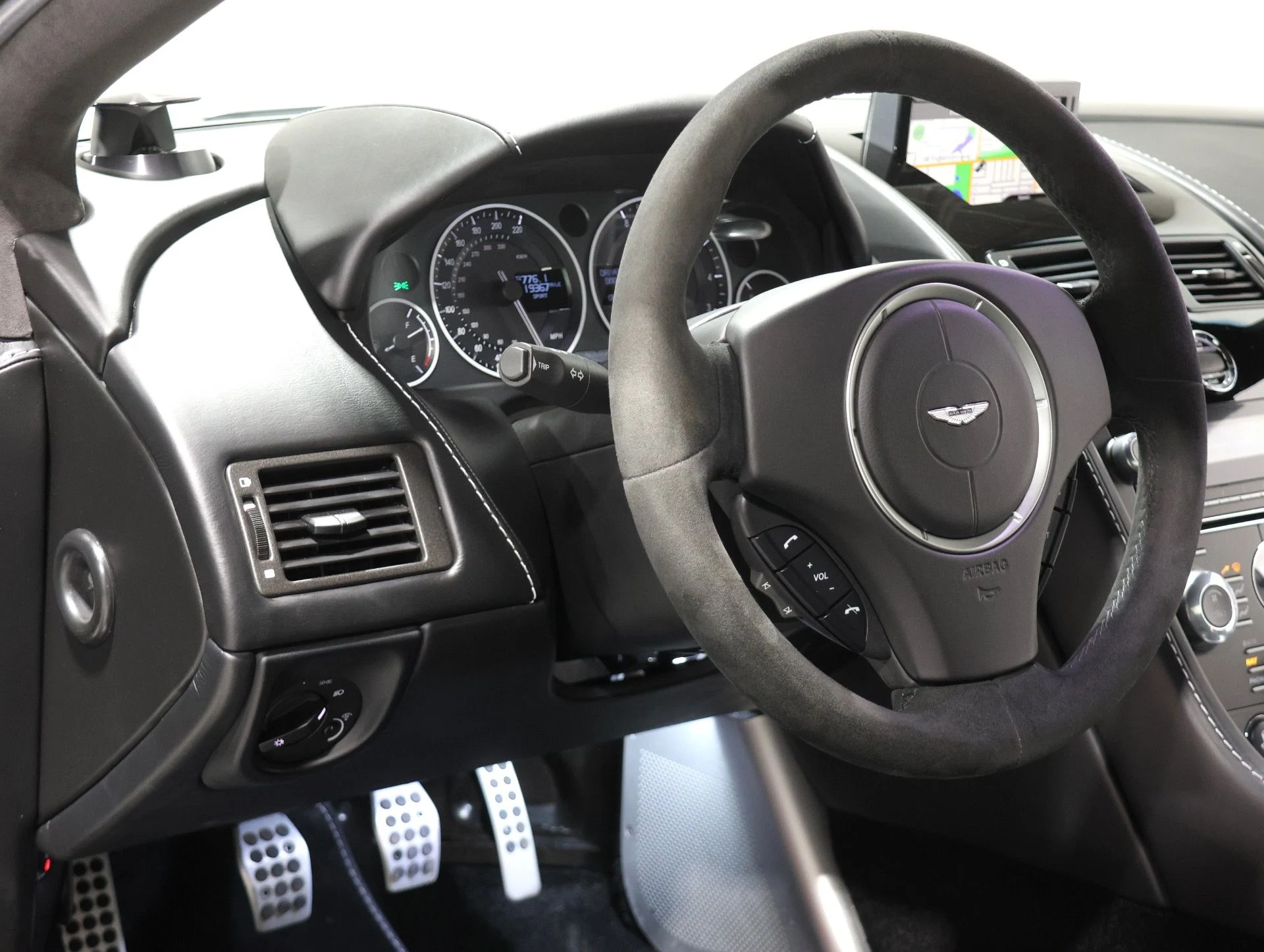 mph078_1690146957_Used_2012_Aston_Martin_V12_Vantage_Rare_6_Speed_Manual_Over_200_K_MSRP_20_K_In_Recent_Maintenance_1770846605_0013c0be7e