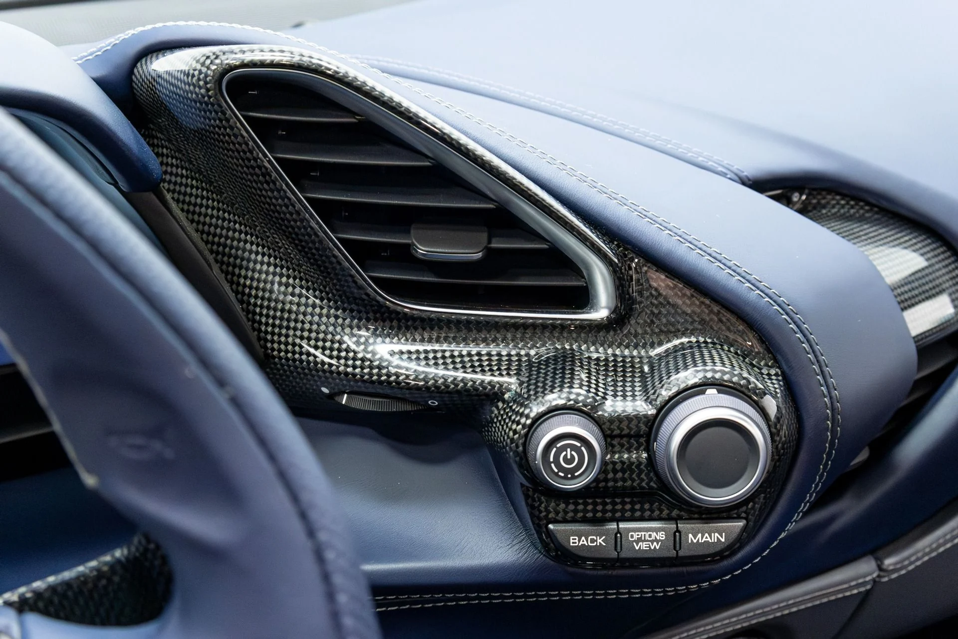 mph078_1702830082_Used_2018_Ferrari_488_Spider_1774434782_98922ce44c