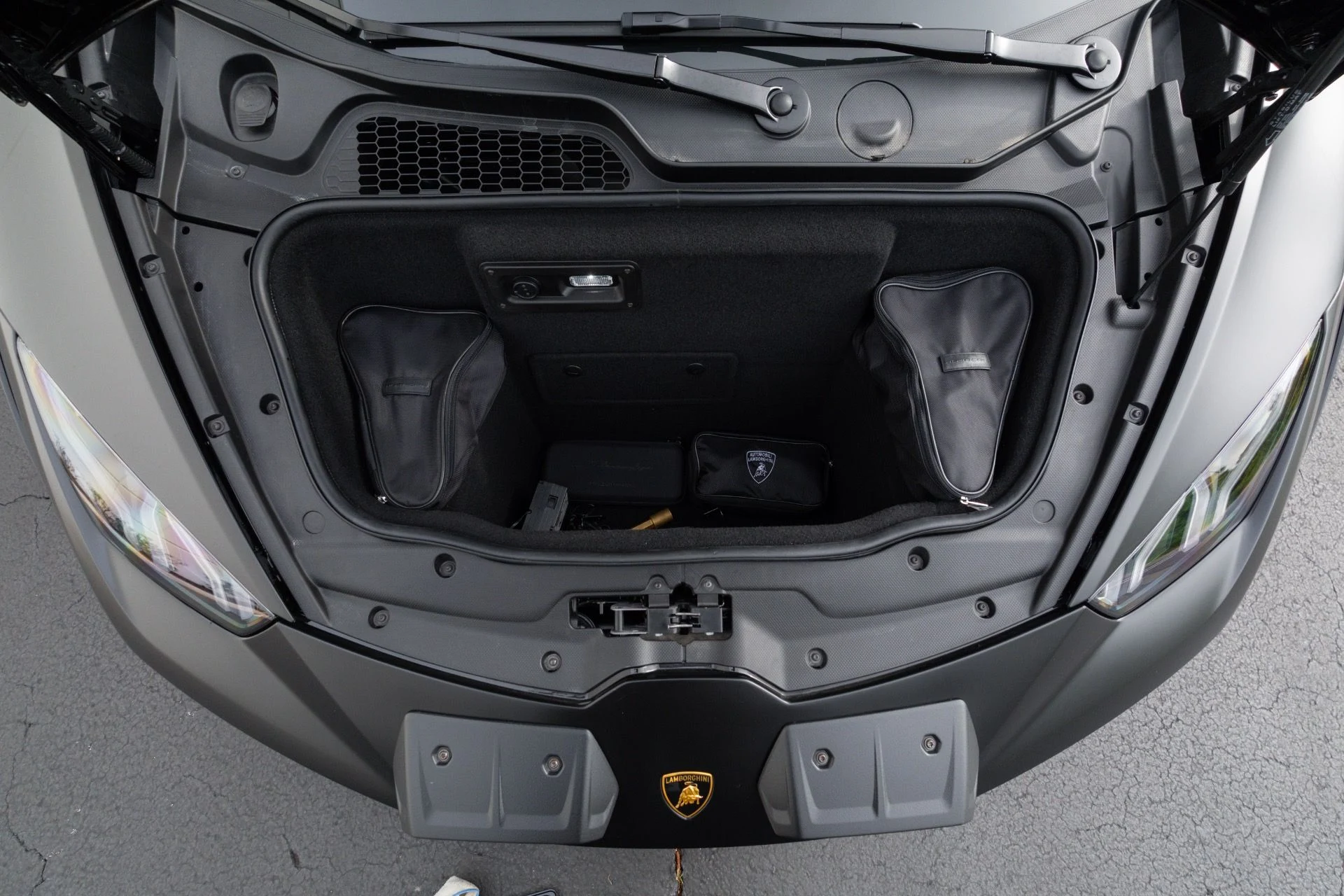 mph078_1755656613_Used_2024_Lamborghini_Huracan_Sterrato_1775279109_3c0683deba