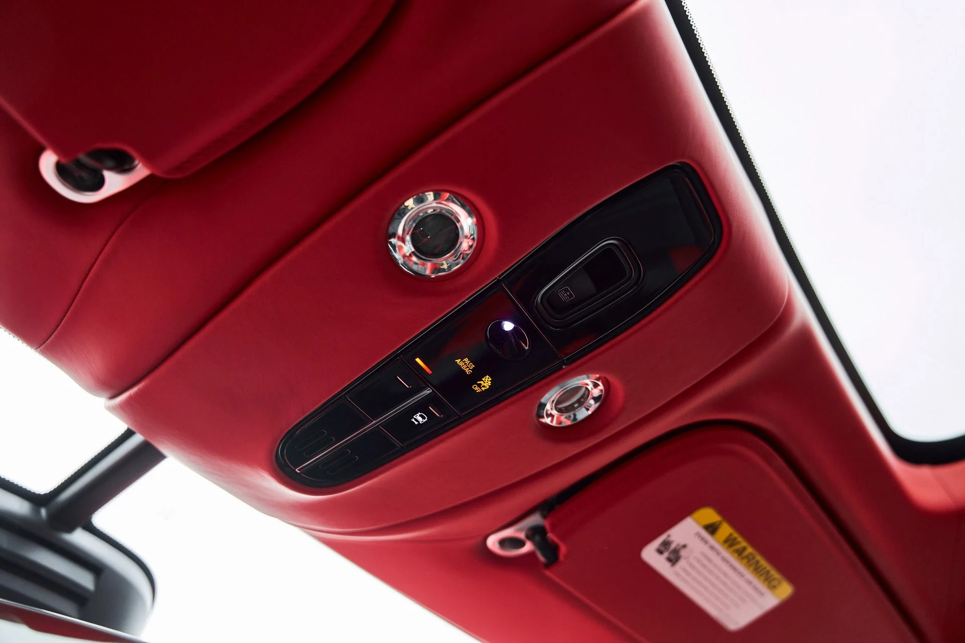 mph078_1839526618_Used_2025_Aston_Martin_DBX_707_1766785450_1ff8ef9fd7