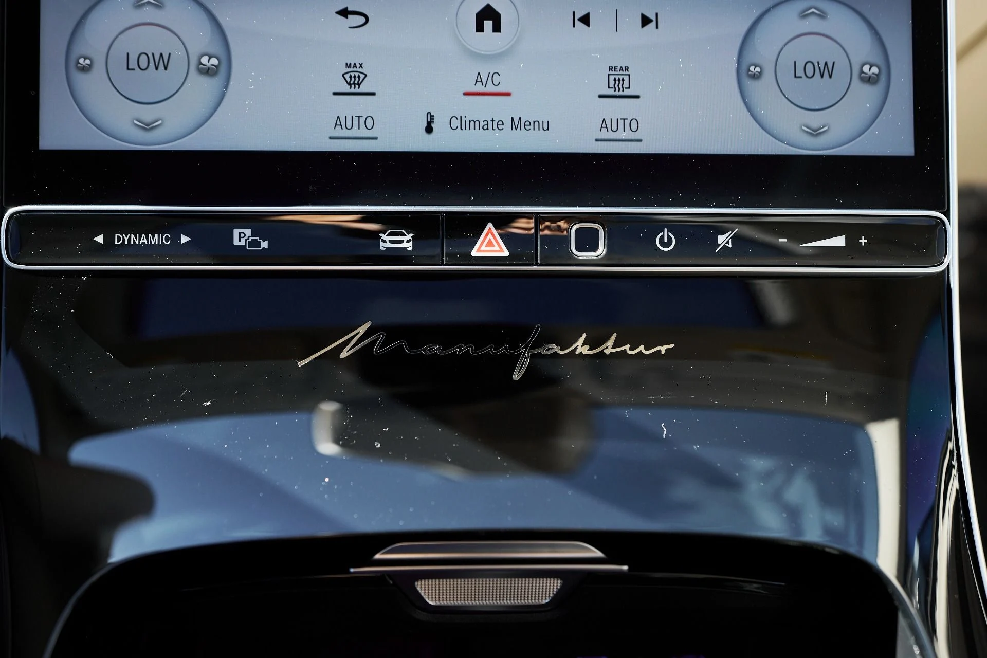 mph078_1862996114_Used_2025_Mercedes_Benz_S_Class_Maybach_S_680_1761611180_fe212ba987