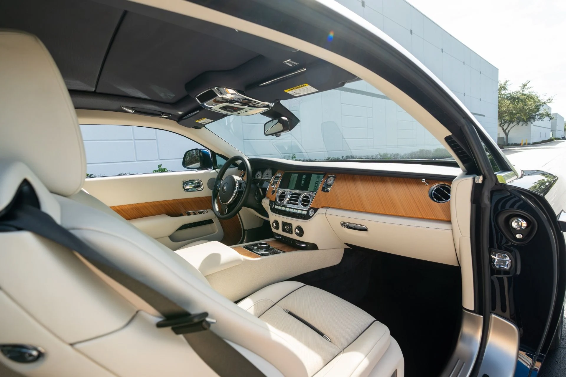 mph078_1960892948_Used_2016_Rolls_Royce_Wraith_1762887509_862692974a