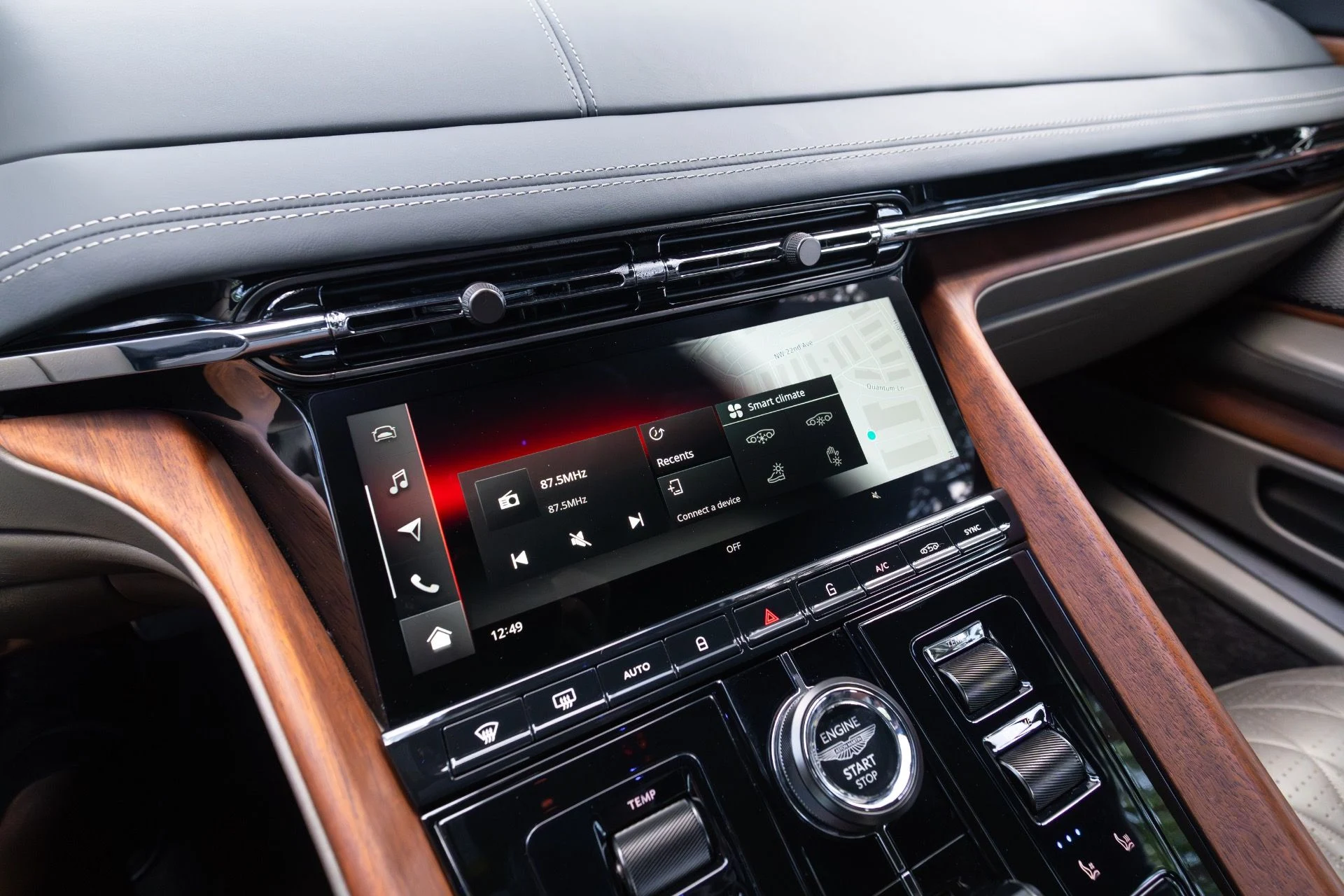 mph078_2012298234_Used_2024_Aston_Martin_DB_12_Volante_1777693541_b3b434682b