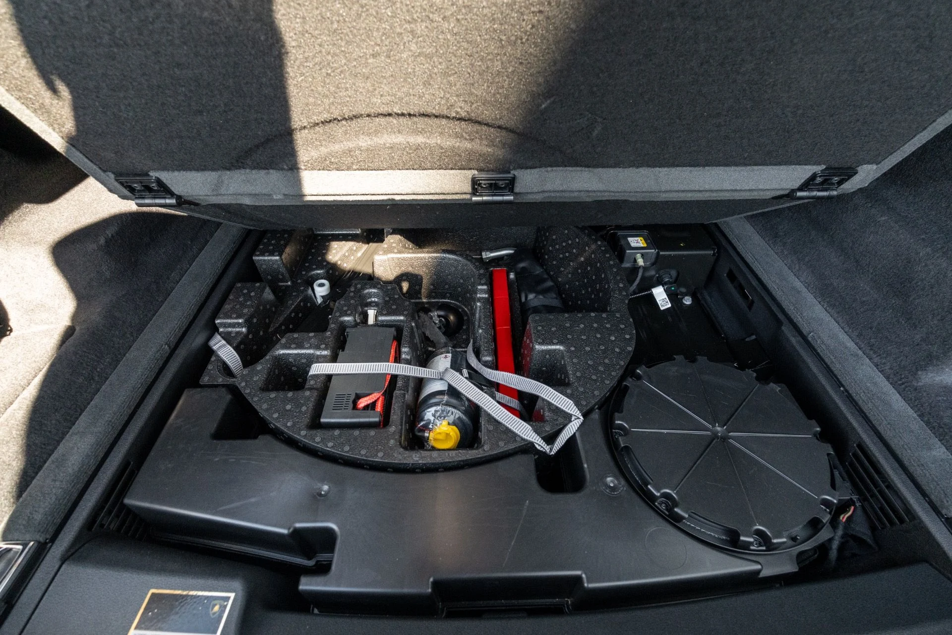 mph078_2031930308_Used_2021_Lamborghini_Urus_1767069817_ca43898640