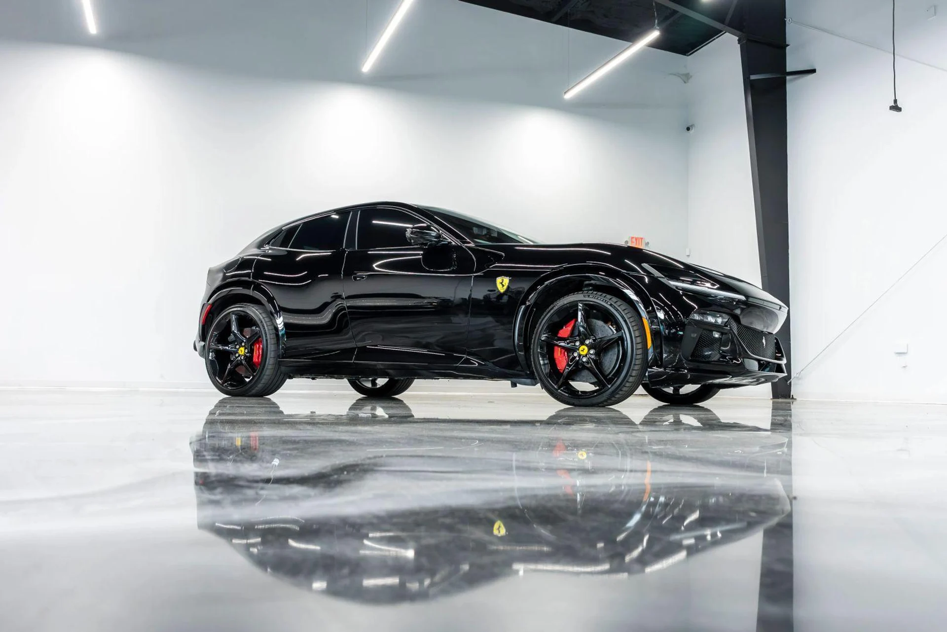 mph078_2154340840_Used_2025_Ferrari_Purosangue_Sport_Utility_4_D_1784849399_1d65385646