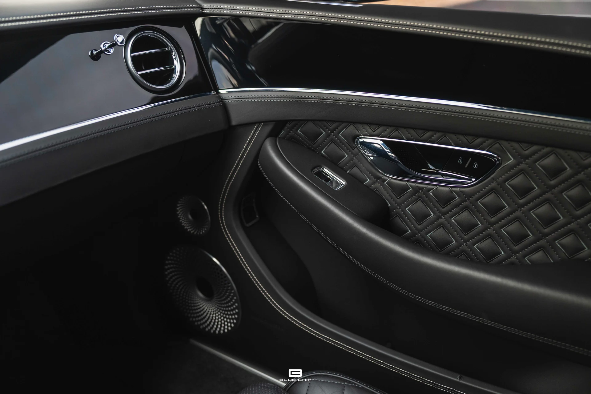 mph078_2154718025_6924806d1982b86448cc6e5b_DSC_03282_2de229d3b3