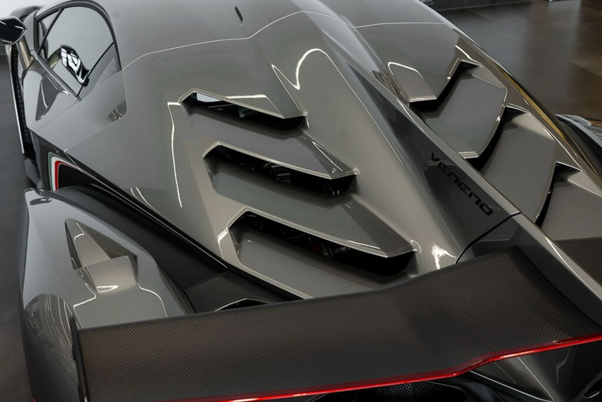 mph078_2156472582_lamborghini_veneno_2014_jpg_v_1779988126_9a16c6c6ac