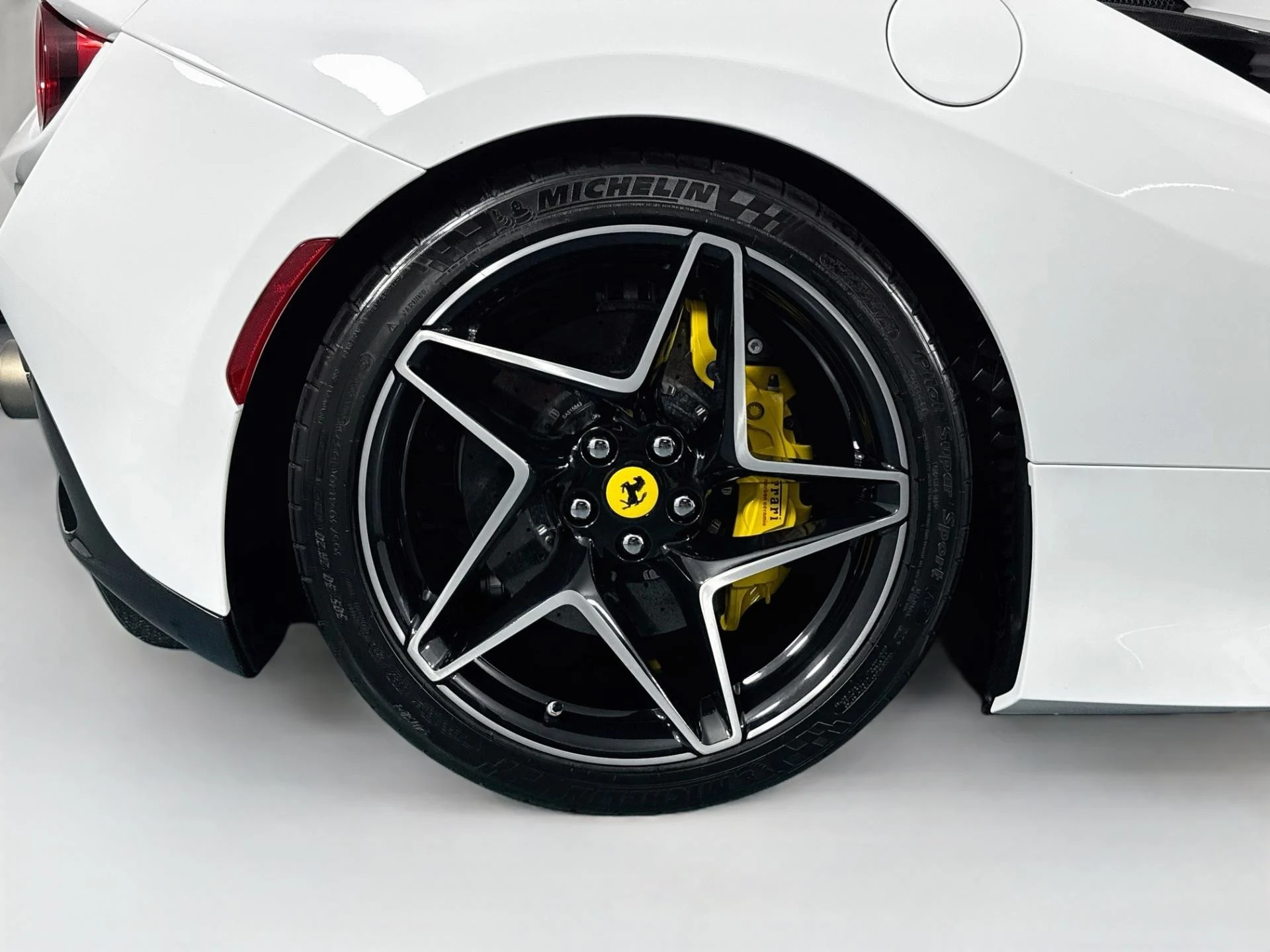 mph078_2235501465_Used_2020_Ferrari_F8_Tributo_1791224703_22224f6527