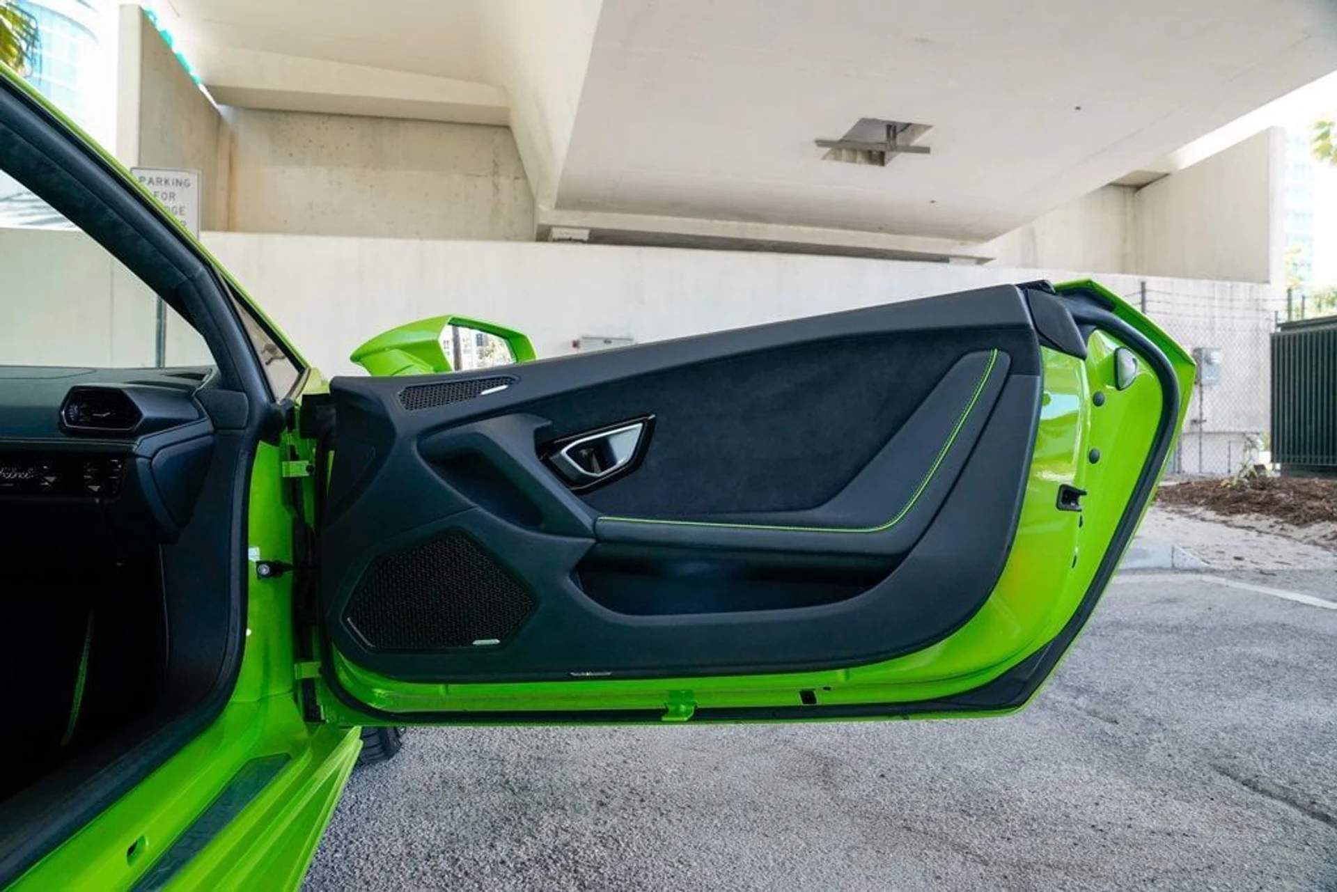 mph078_2322016758_used_2020_lamborghini_huracan_evo_coupeawd_14354_22890839_79_1024_7b93d57cd5