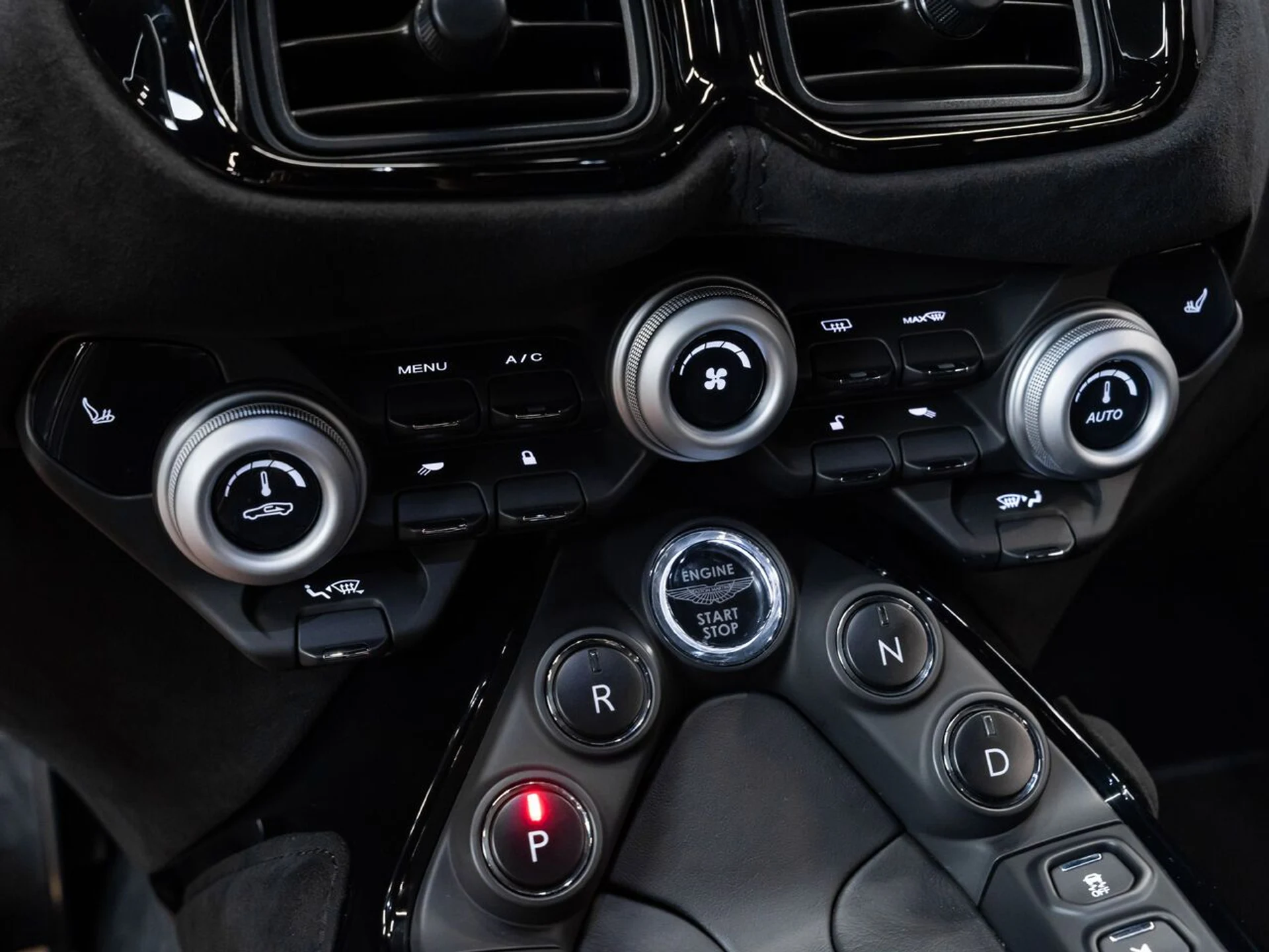 mph078_2366767644_aston_martin_vantage_2020_86e5092cd7