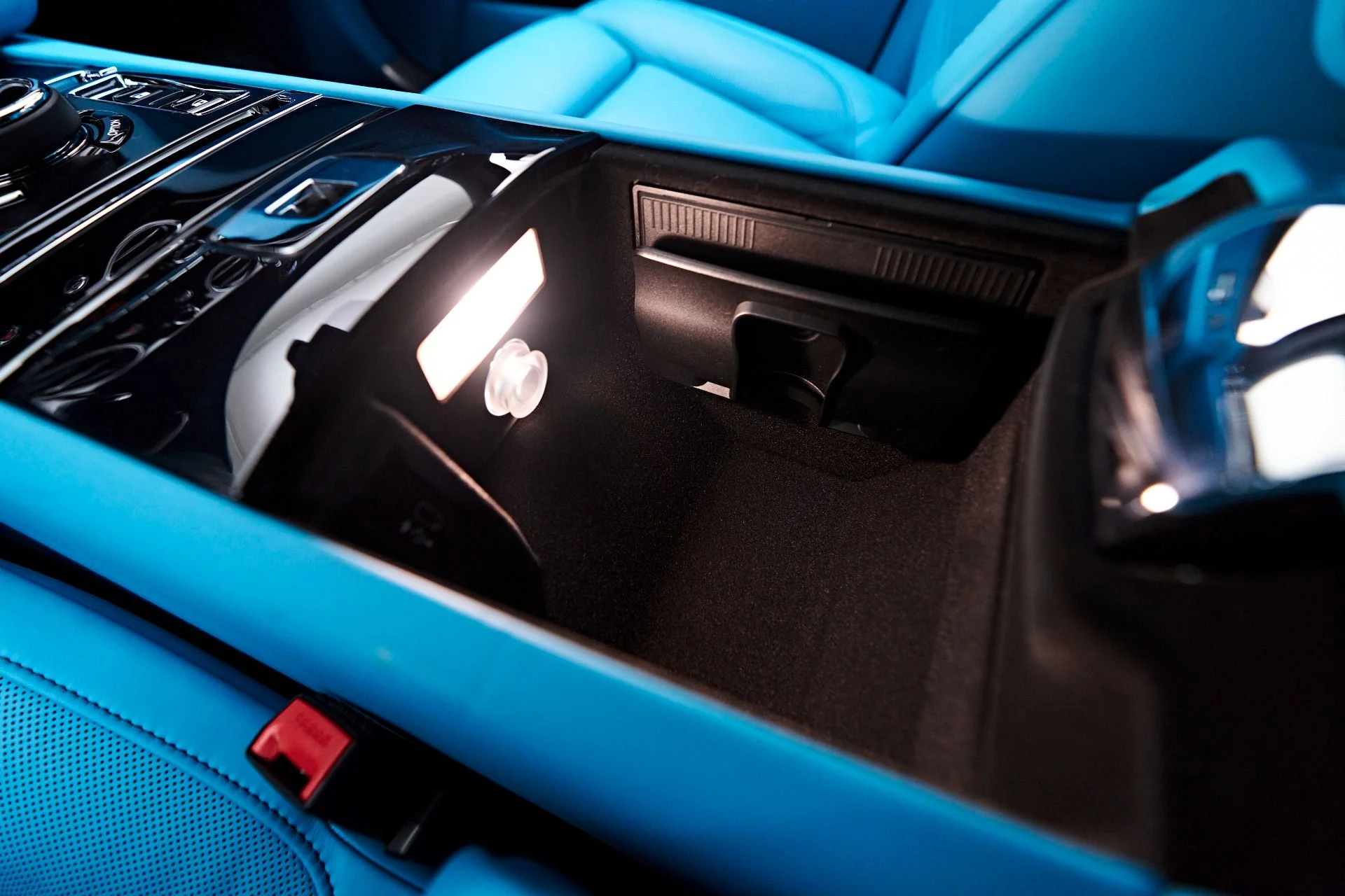 mph078_2461162529_Used_2024_Rolls_Royce_Ghost_Base_1755131984_865a2295fa