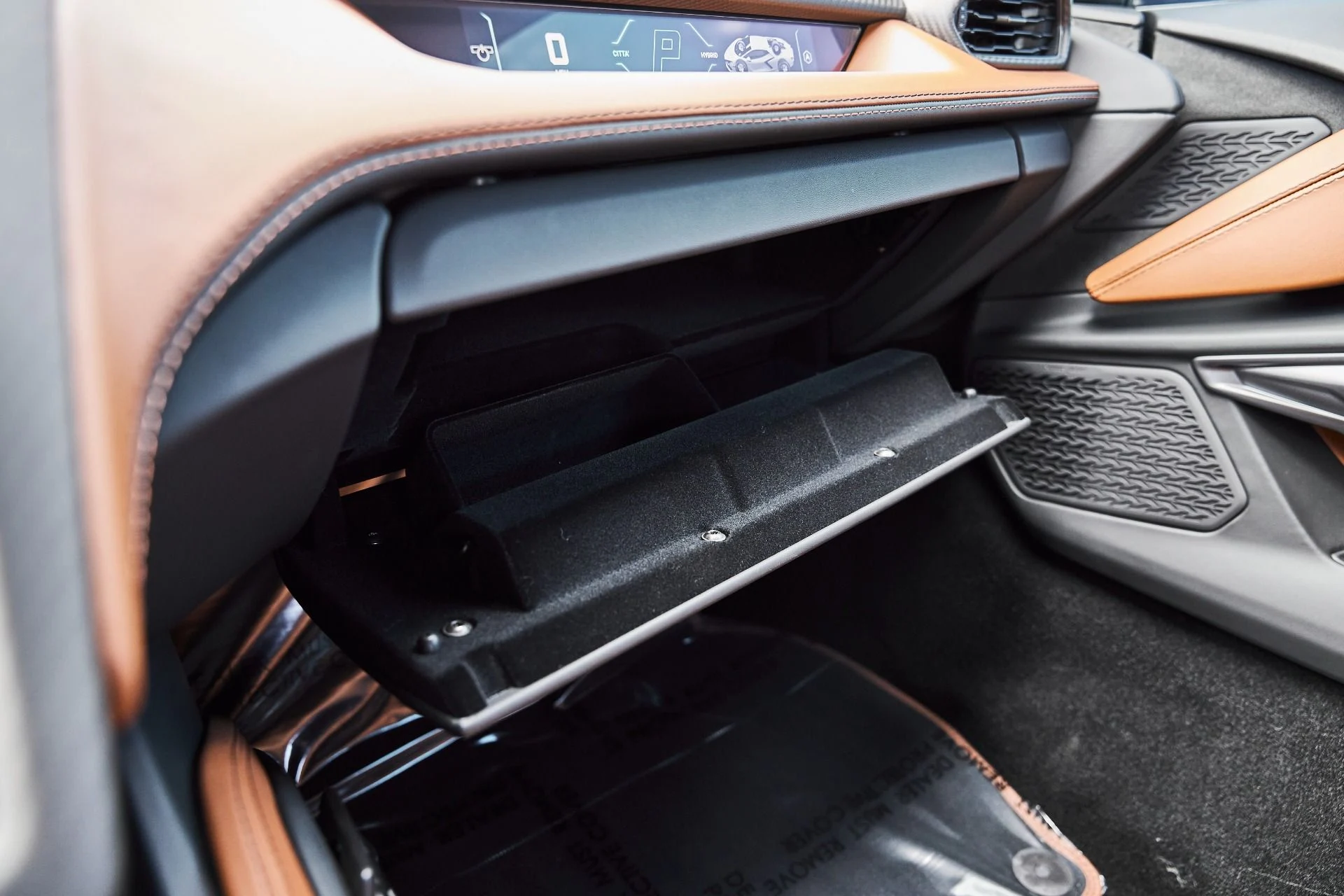 mph078_271642233_Used_2025_Lamborghini_Revuelto_Base_1777078209_14867b6590