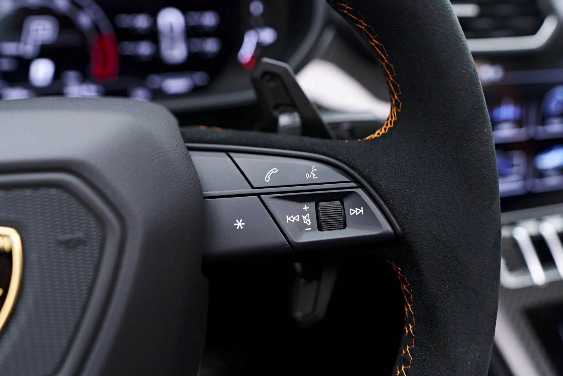 mph078_2852638606_Used_2023_Lamborghini_Urus_Performante_1758074145_ef43602252