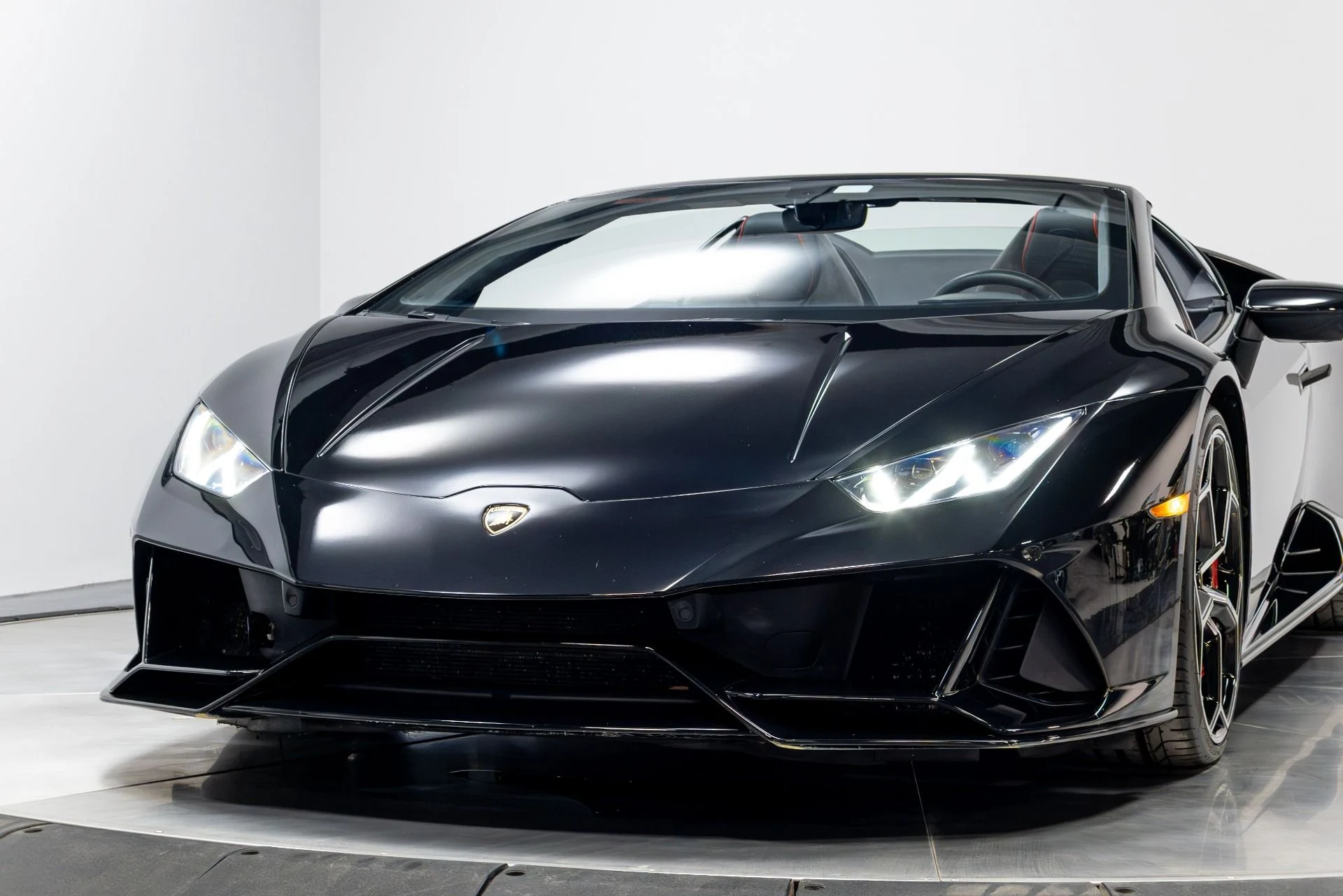 mph078_2885651351_Used_2020_Lamborghini_Huracan_EVO_1774302788_69cfa21b4e