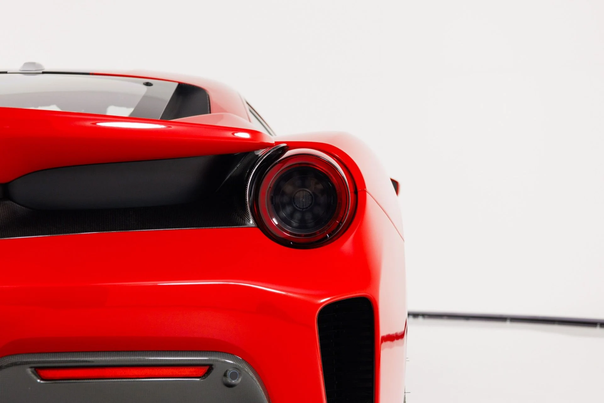 mph078_2958153718_Used_2020_Ferrari_488_Pista_1775511022_27eec9883c