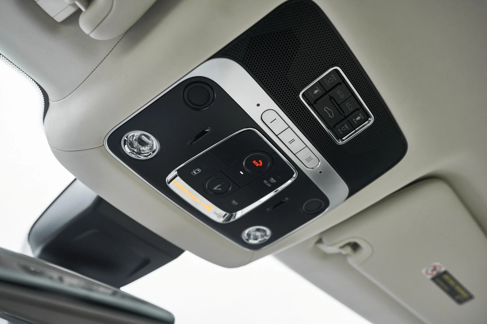 mph078_2992217173_Used_2022_Bentley_Flying_Spur_V8_1763502882_7d85595d46