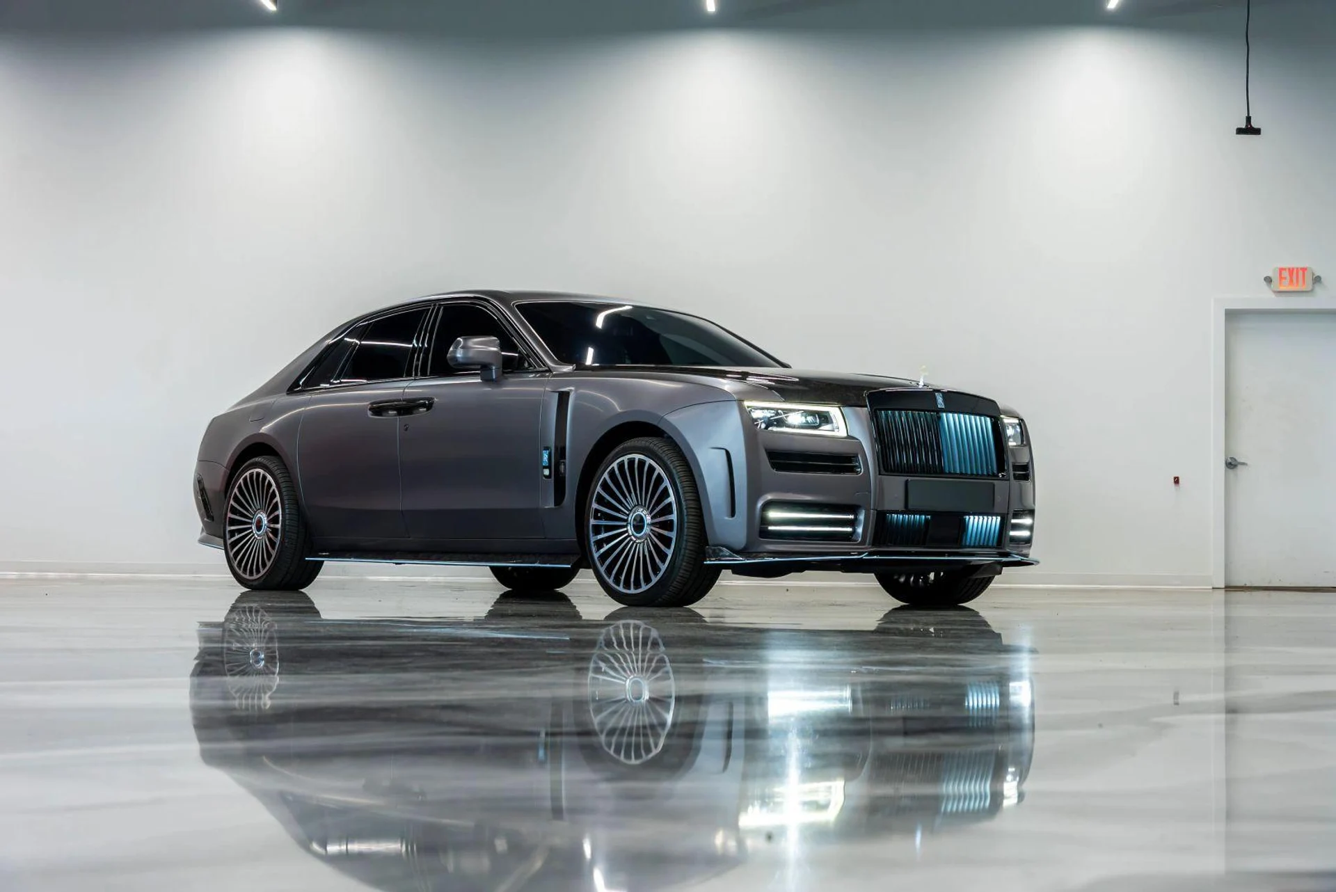 mph078_3095601960_Used_2022_Rolls_Royce_Ghost_Sedan_4_D_1783500982_8505ffe306